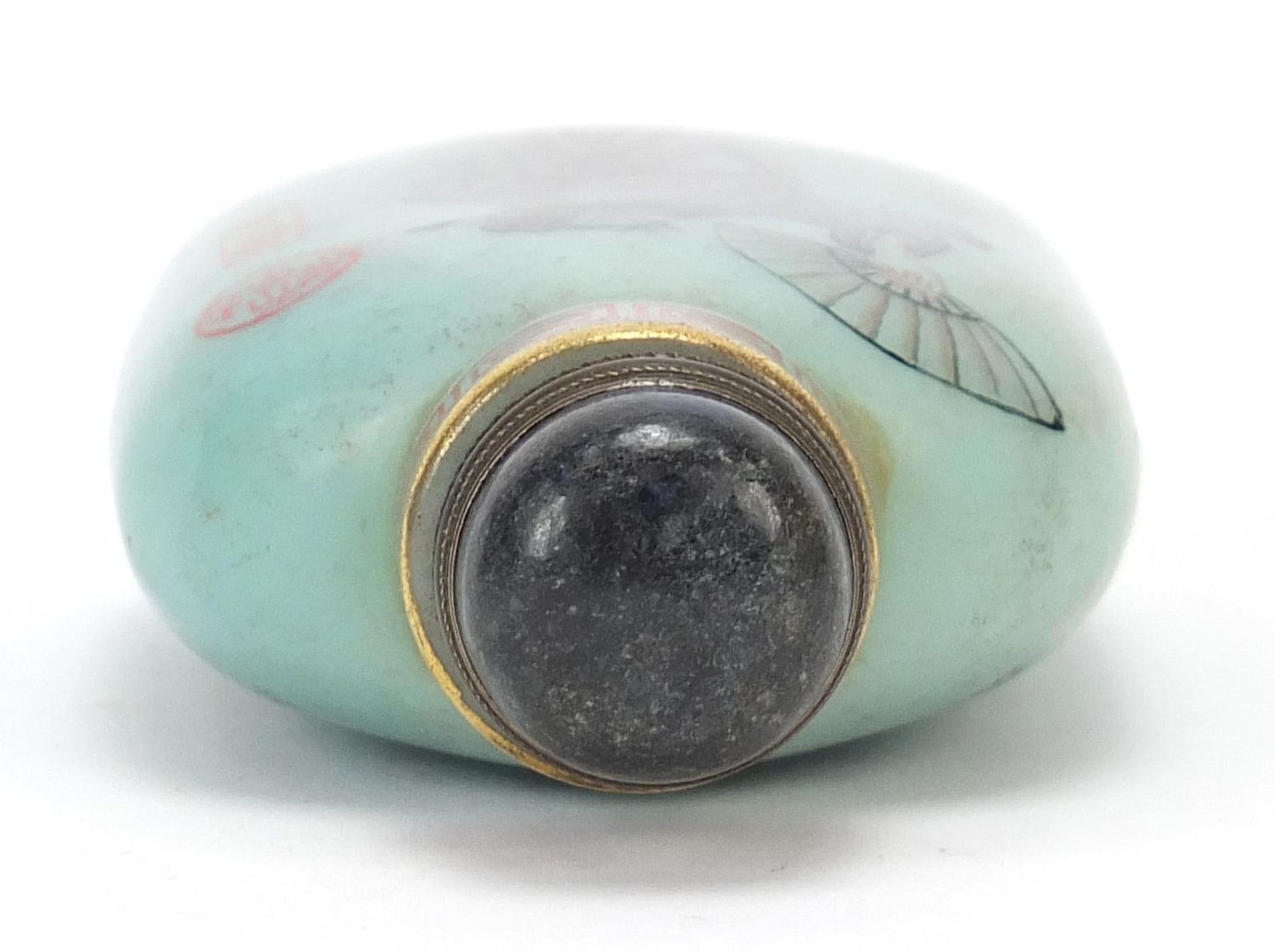 Chinese hardstone or glass snuff bottle with stopper, hand painted with and Emperor, four figure - Image 5 of 6
