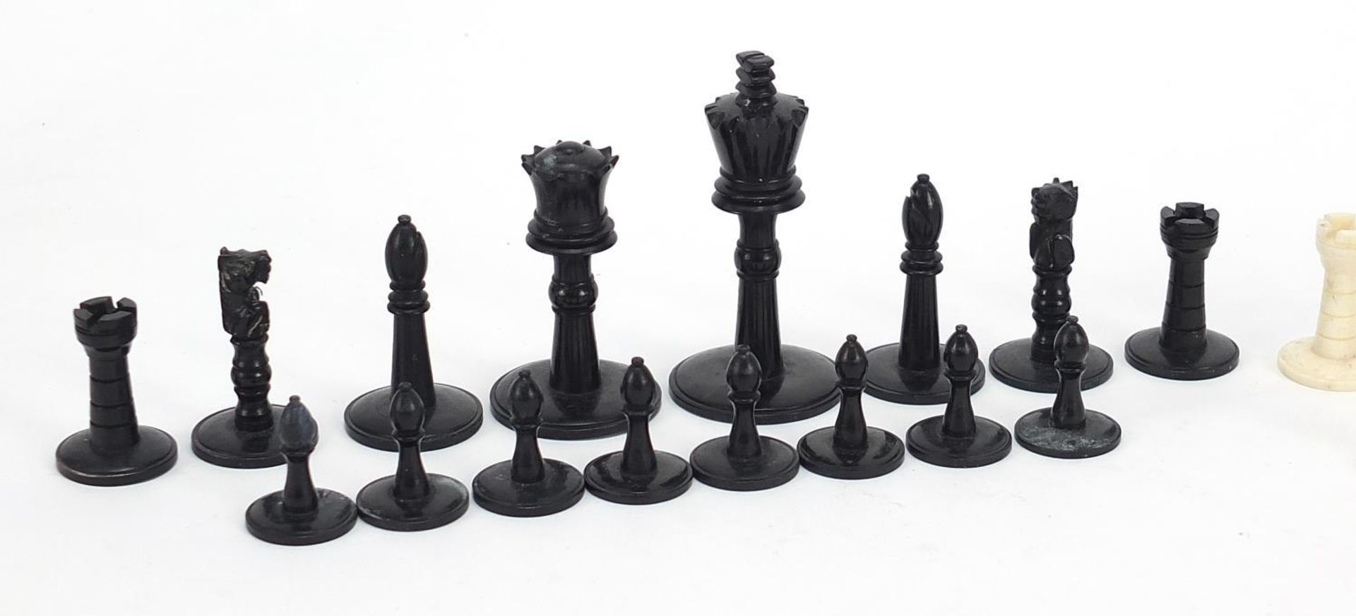 Carved bone half stained chess set, the largest pieces each 5.5cm high : - Image 2 of 6