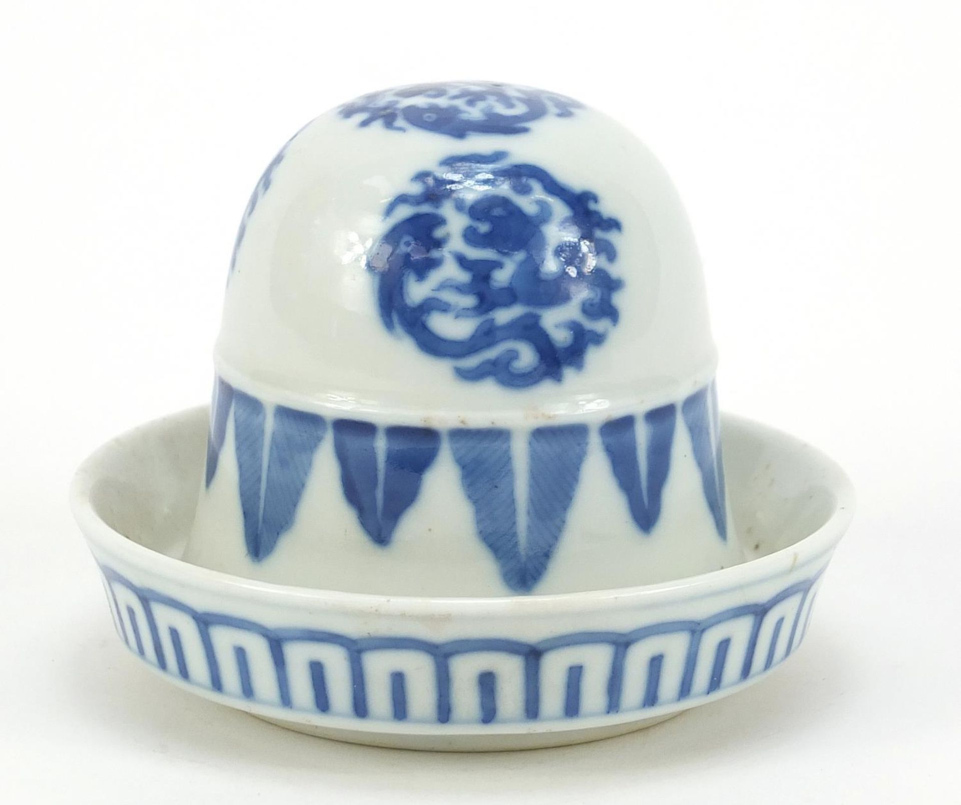 Chinese blue and white porcelain lidded dish hand painted with roundels of mythical animals, the - Image 2 of 7