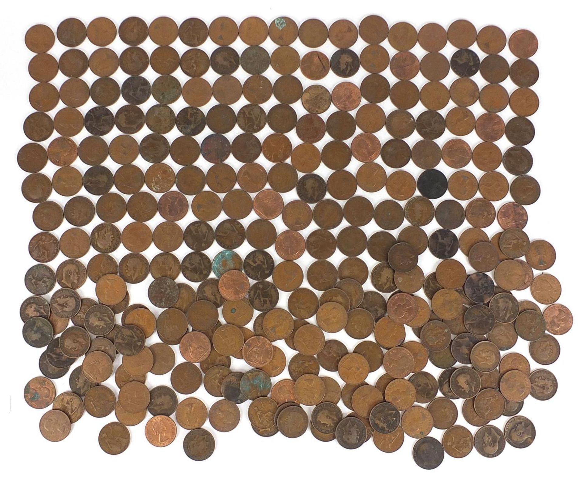 Large collection of British pennies :