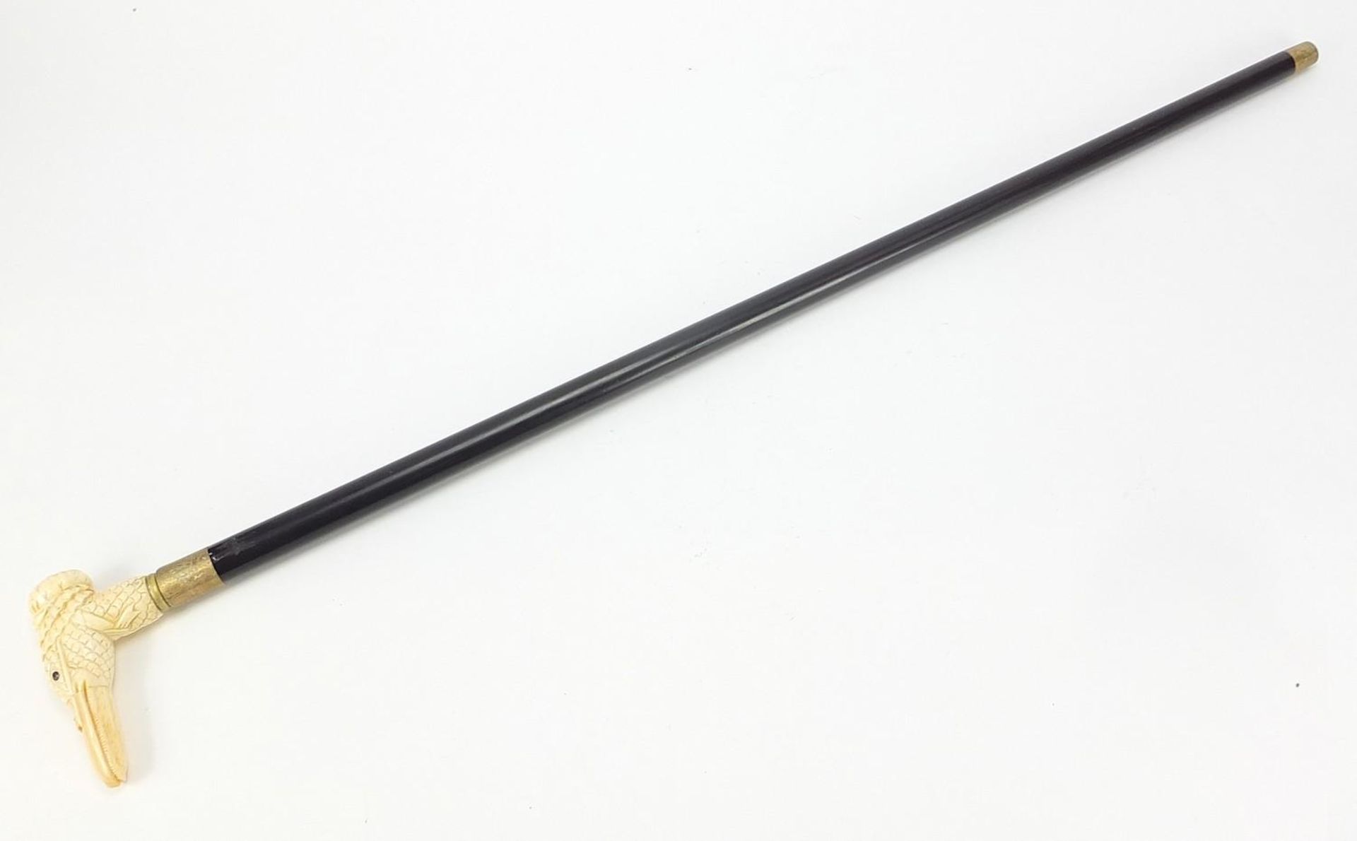 Hardwood walking stick with carved bone duck design handle, 91.5cm in length : - Image 6 of 6