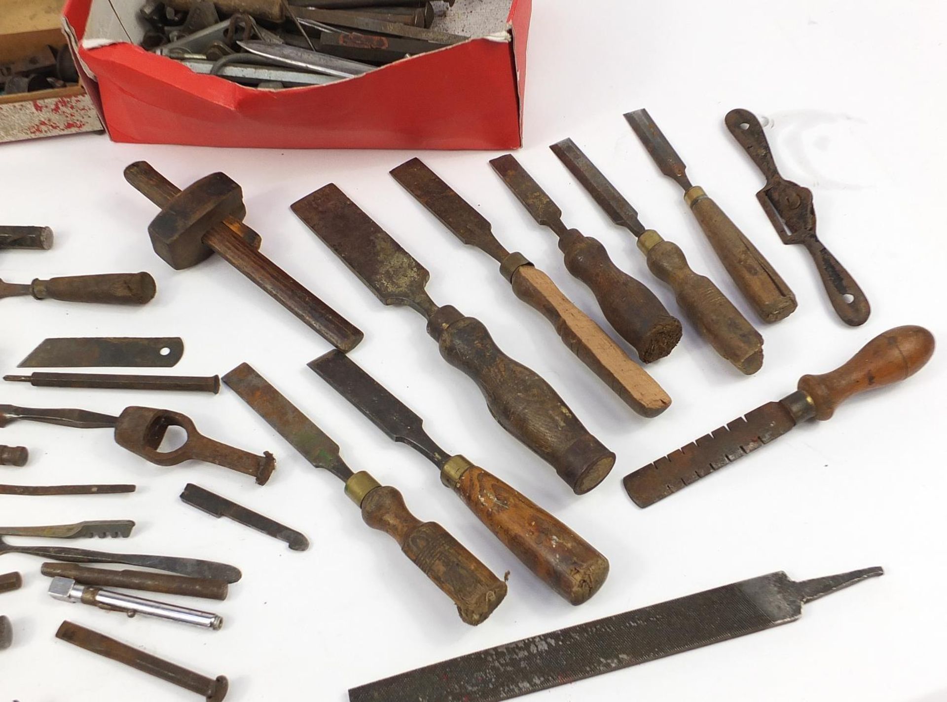 Collection of vintage and later tools including files and chisels, some with maker's marks : - Image 6 of 6
