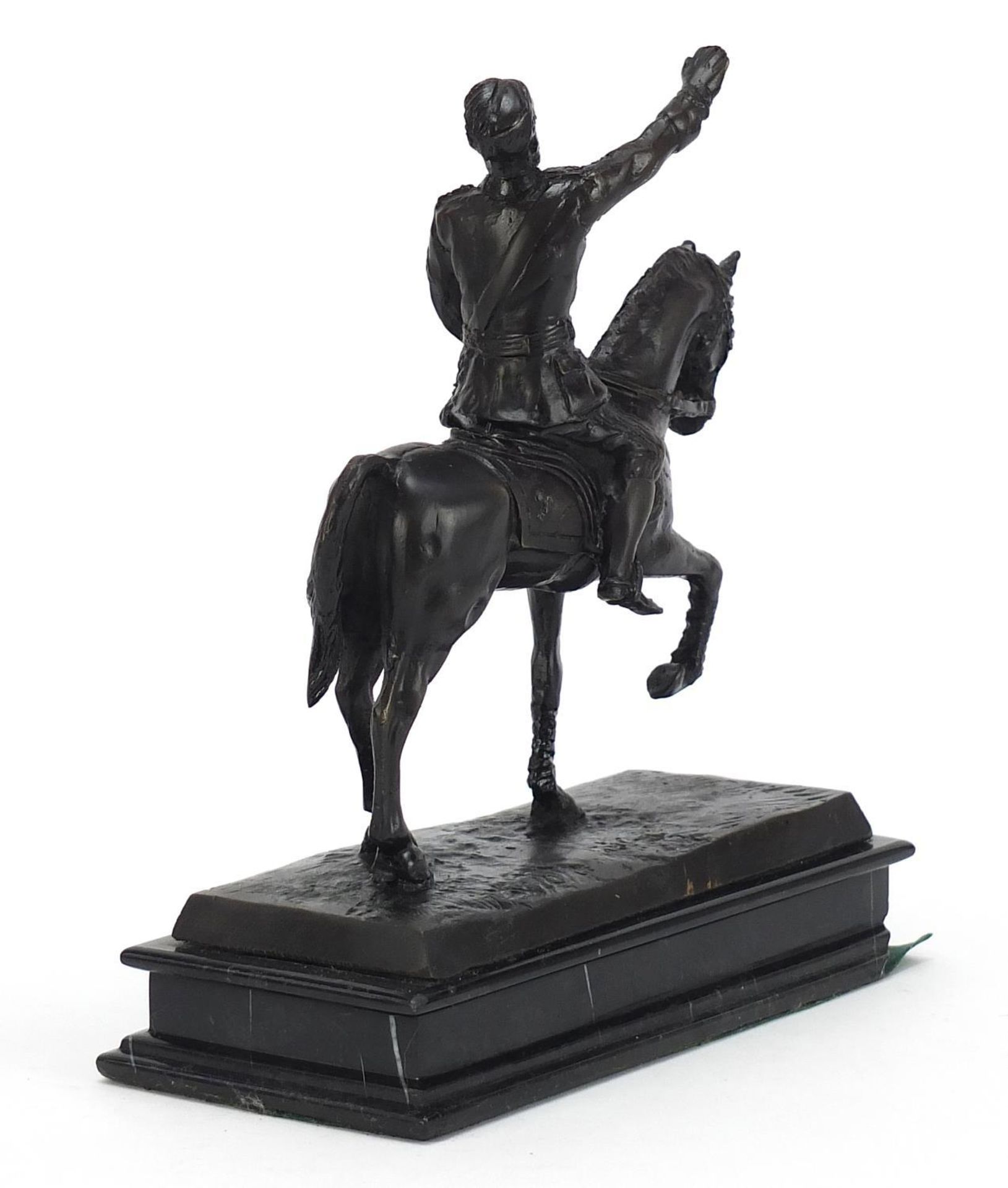 Patinated bronze study of an officer on horseback raised on a rectangular black marble base, 20. - Bild 2 aus 4
