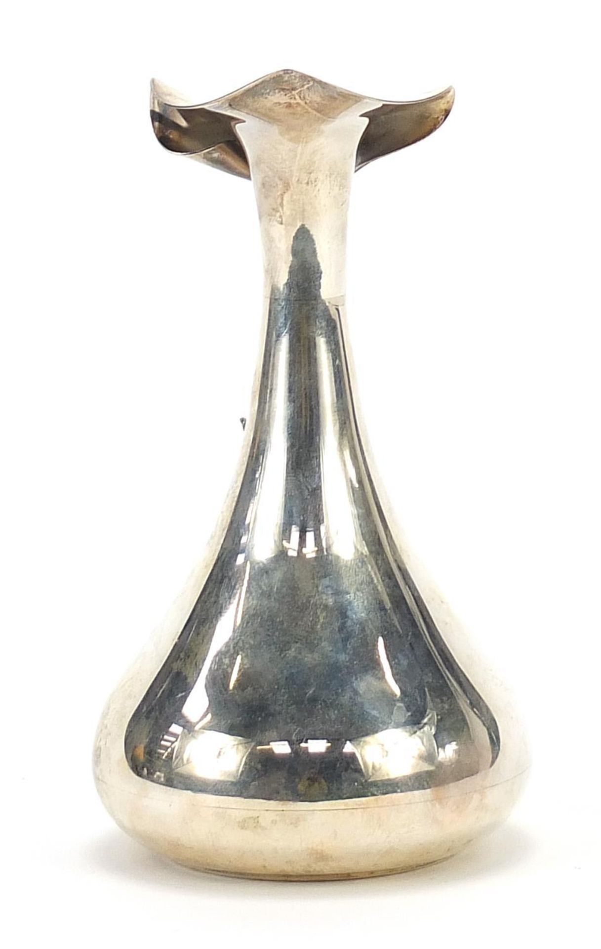 Modernist silver coloured metal vase impressed 925 to the base, 14cm high, 120.5g : - Image 3 of 5