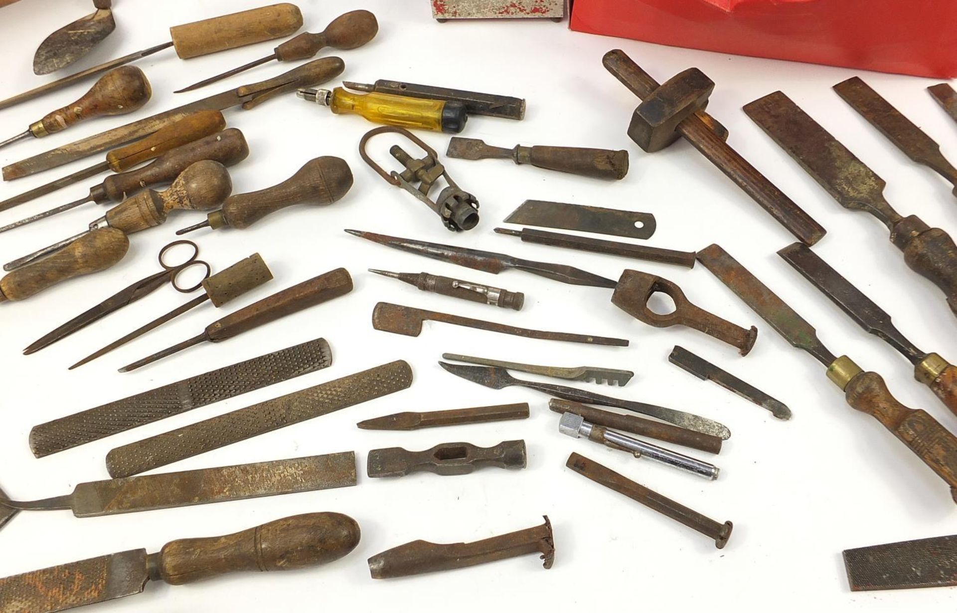 Collection of vintage and later tools including files and chisels, some with maker's marks : - Image 5 of 6