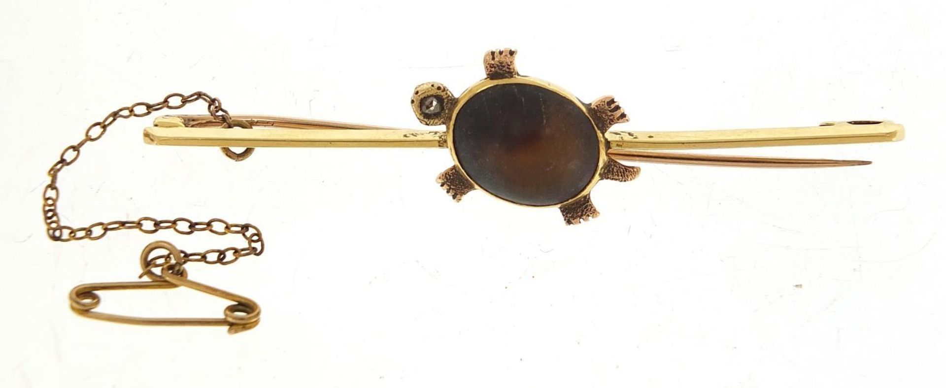 15ct gold and tortoiseshell tortoise brooch set with a diamond, 6.5cm wide, 5.2g :