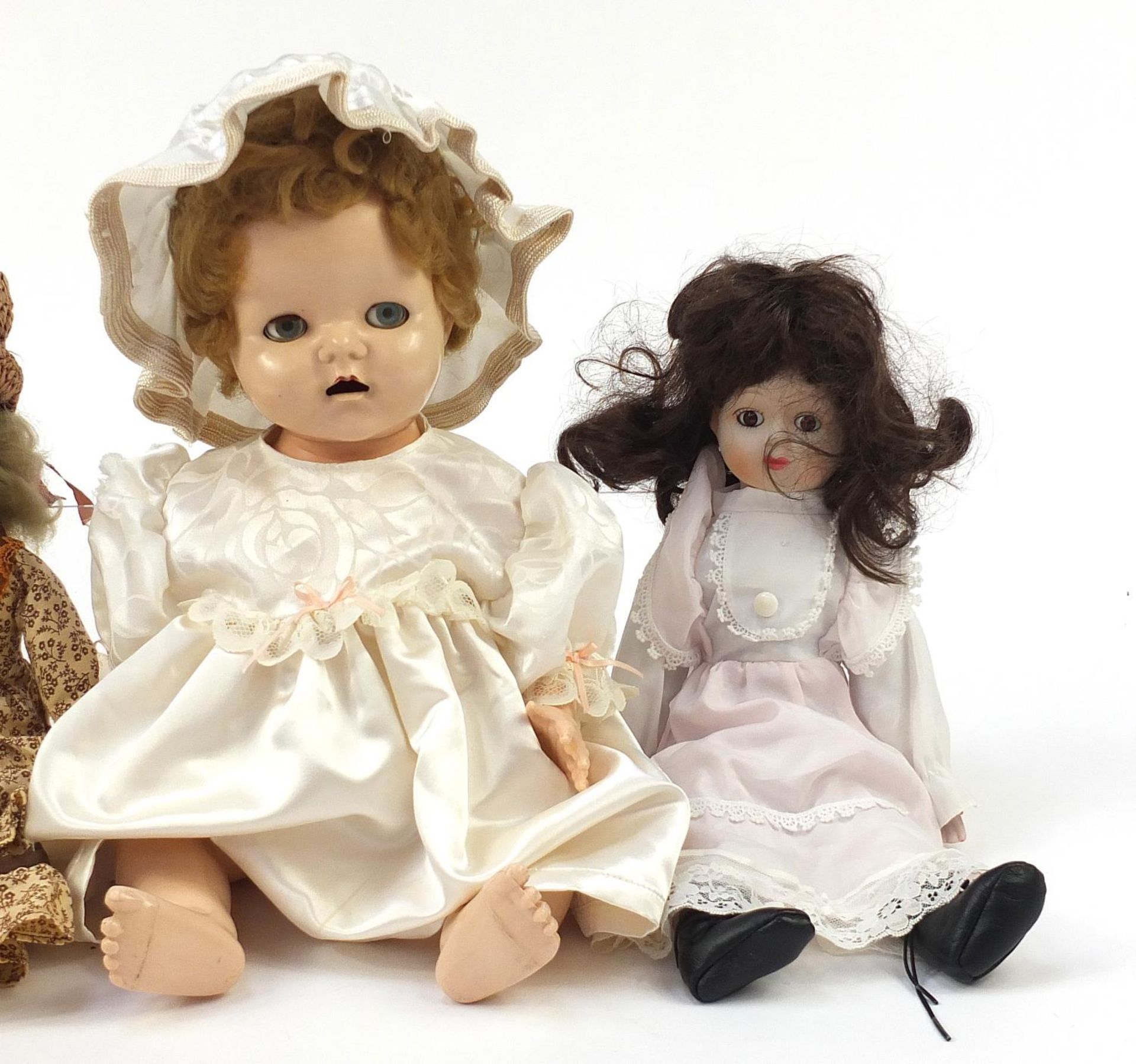 Four vintage and later dolls including three with porcelain heads : - Image 3 of 6