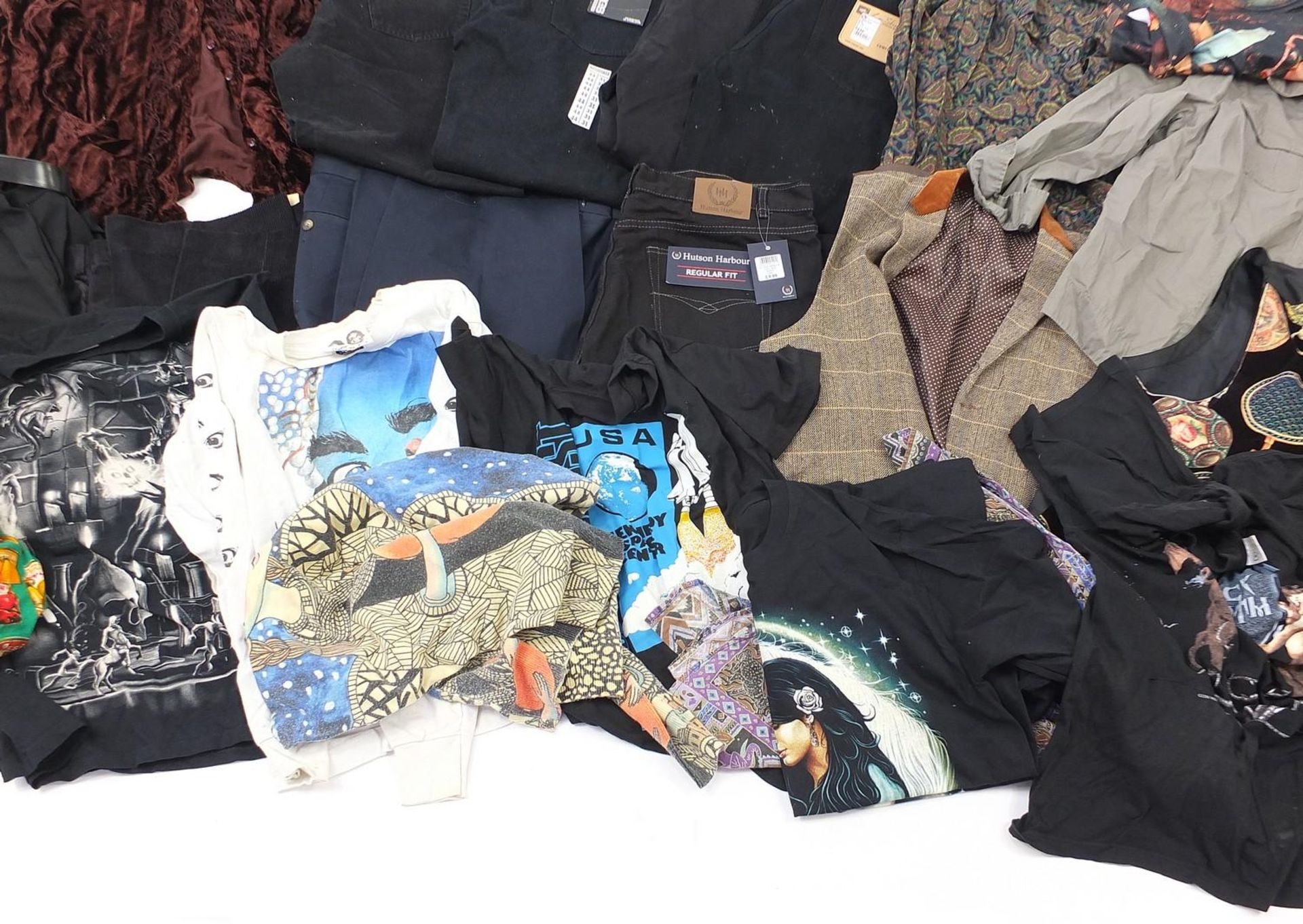 Collection of vintage and later clothing including psychedelic and jeans : - Image 5 of 6