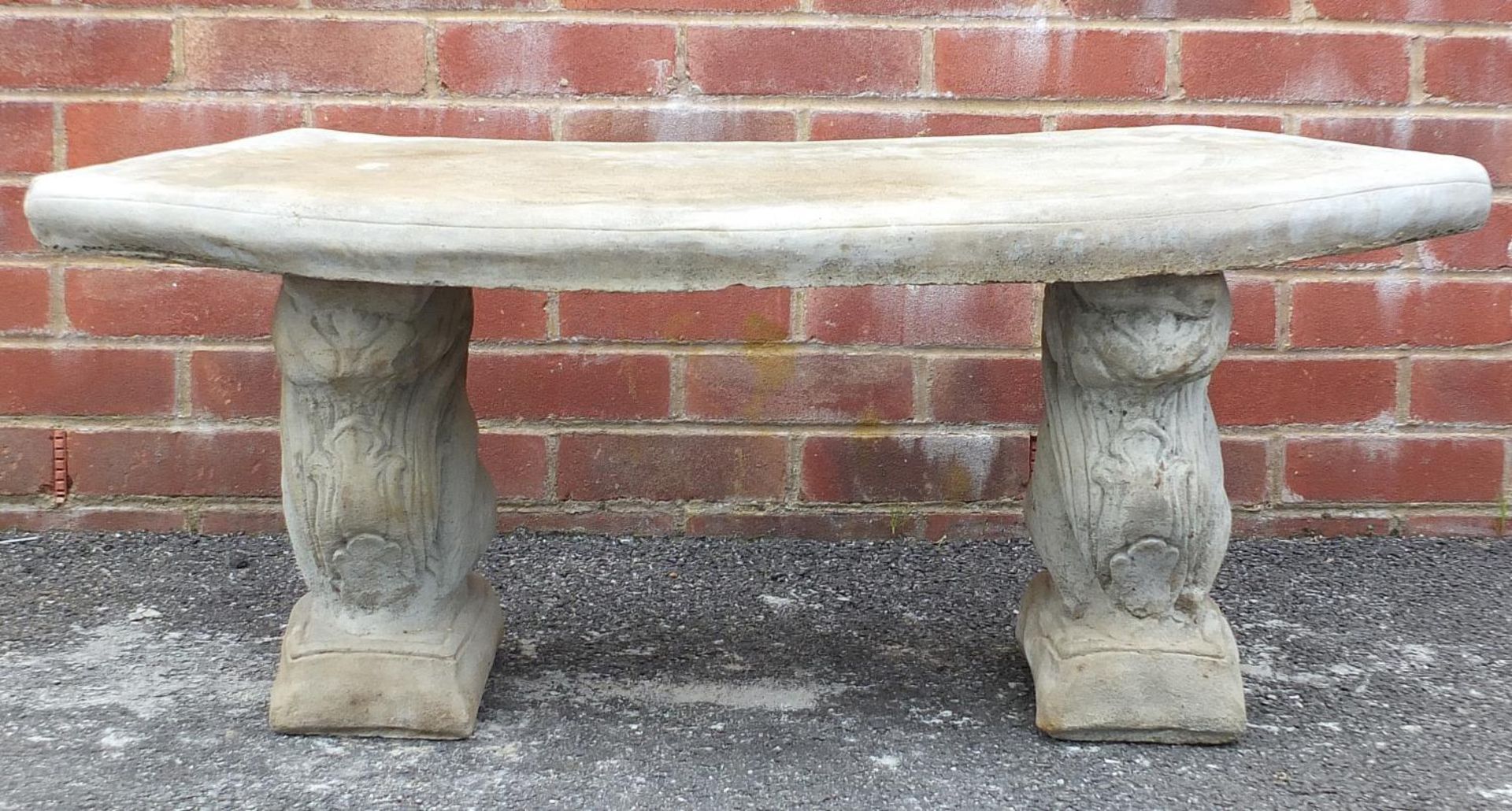 Stoneware garden bench with squirrel supports, 43cm high x102cm wide : - Bild 3 aus 3