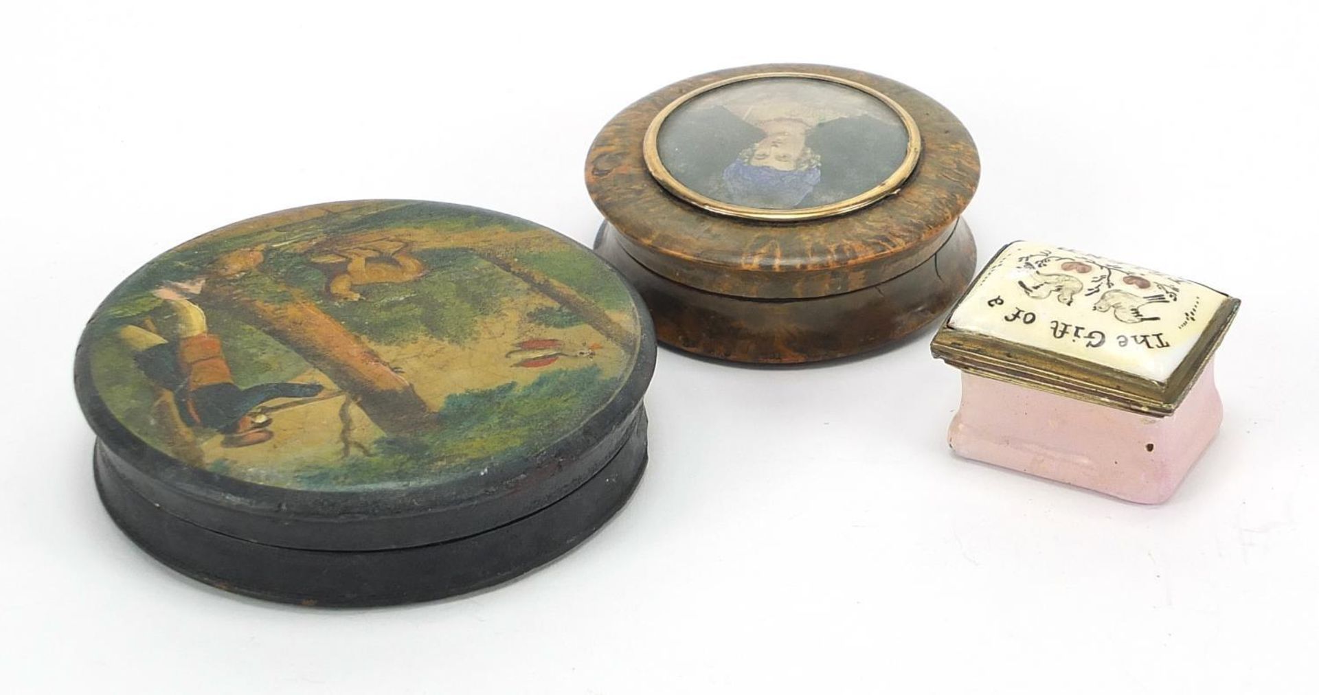 18th century Bilston enamel patch box inscribed with 'gift of a friend' and two 19th century snuff - Image 4 of 5
