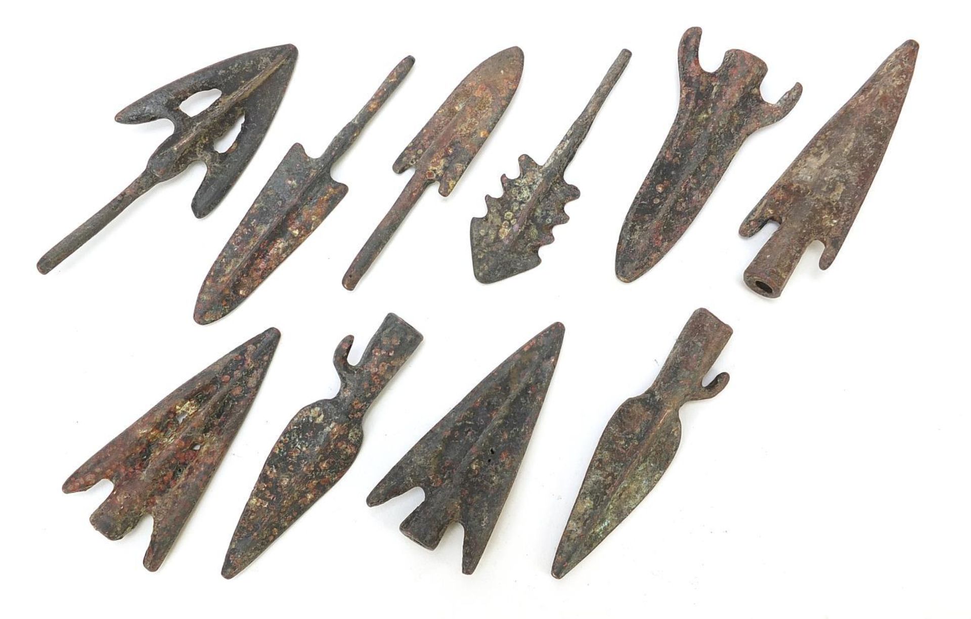 Ten patinated bronze arrow heads, the largest approximately 8cm in length : - Image 2 of 2