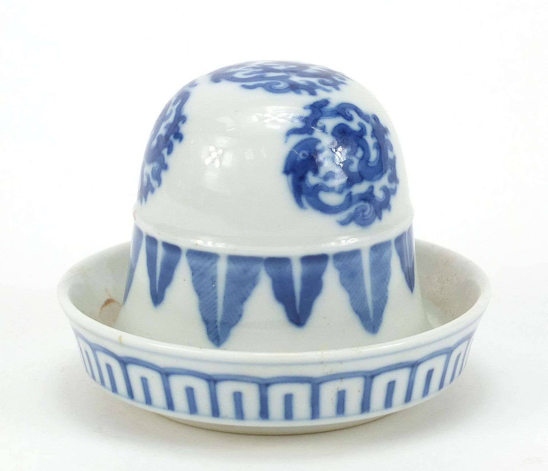 Chinese blue and white porcelain lidded dish hand painted with roundels of mythical animals, the - Image 3 of 7