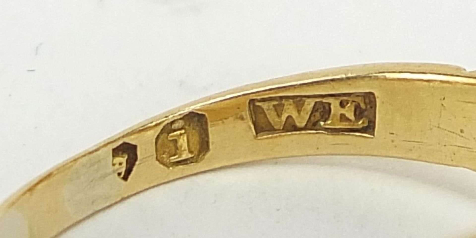 Georgian gold garnet ring with ornate setting, London 1824, size K, 3.2g : - Image 5 of 5