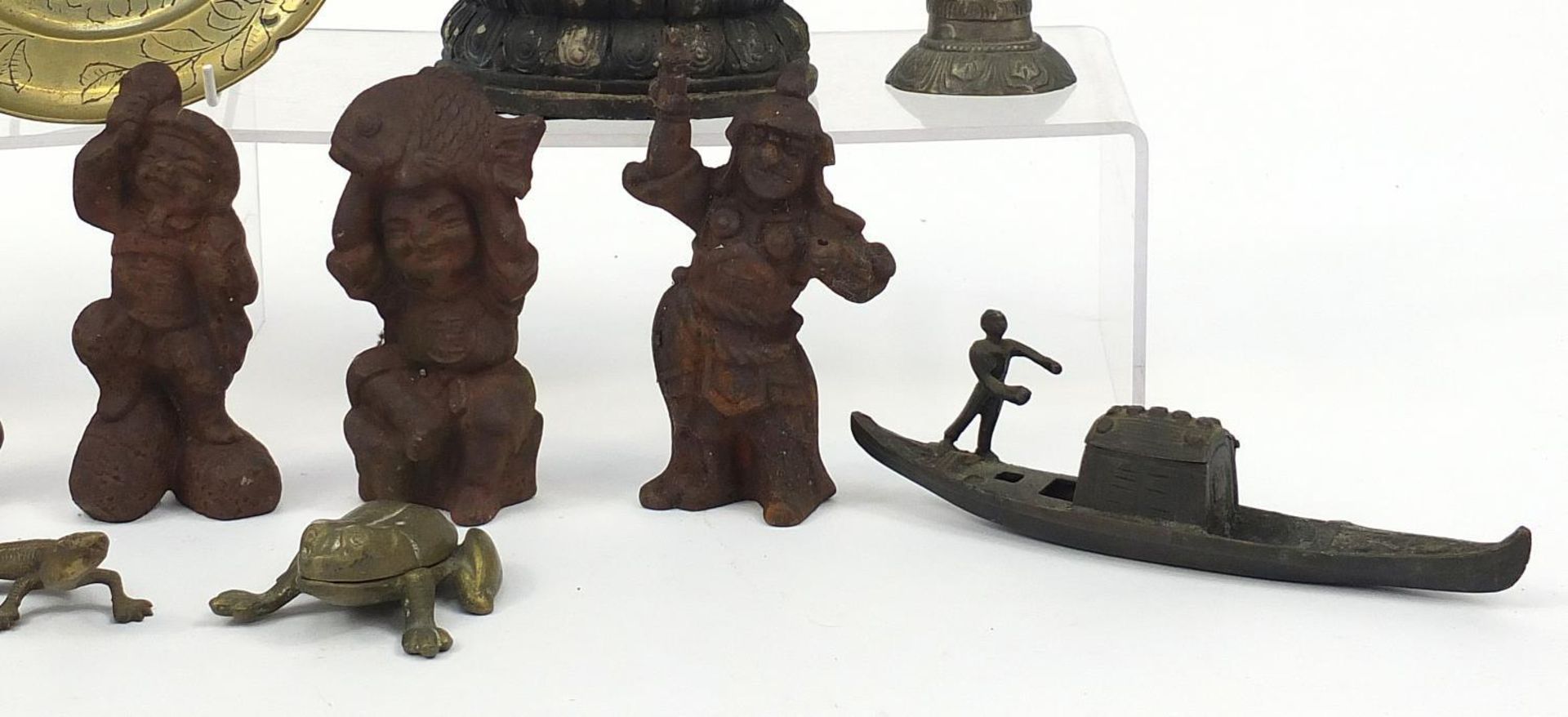 Chinese and Indian objects including a bronzed Buddha, silvered Buddha head and a dragon, the - Bild 4 aus 4