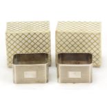 H Bros, pair of Art Deco design napkin rings with engine turned decoration and boxes, Birmingham