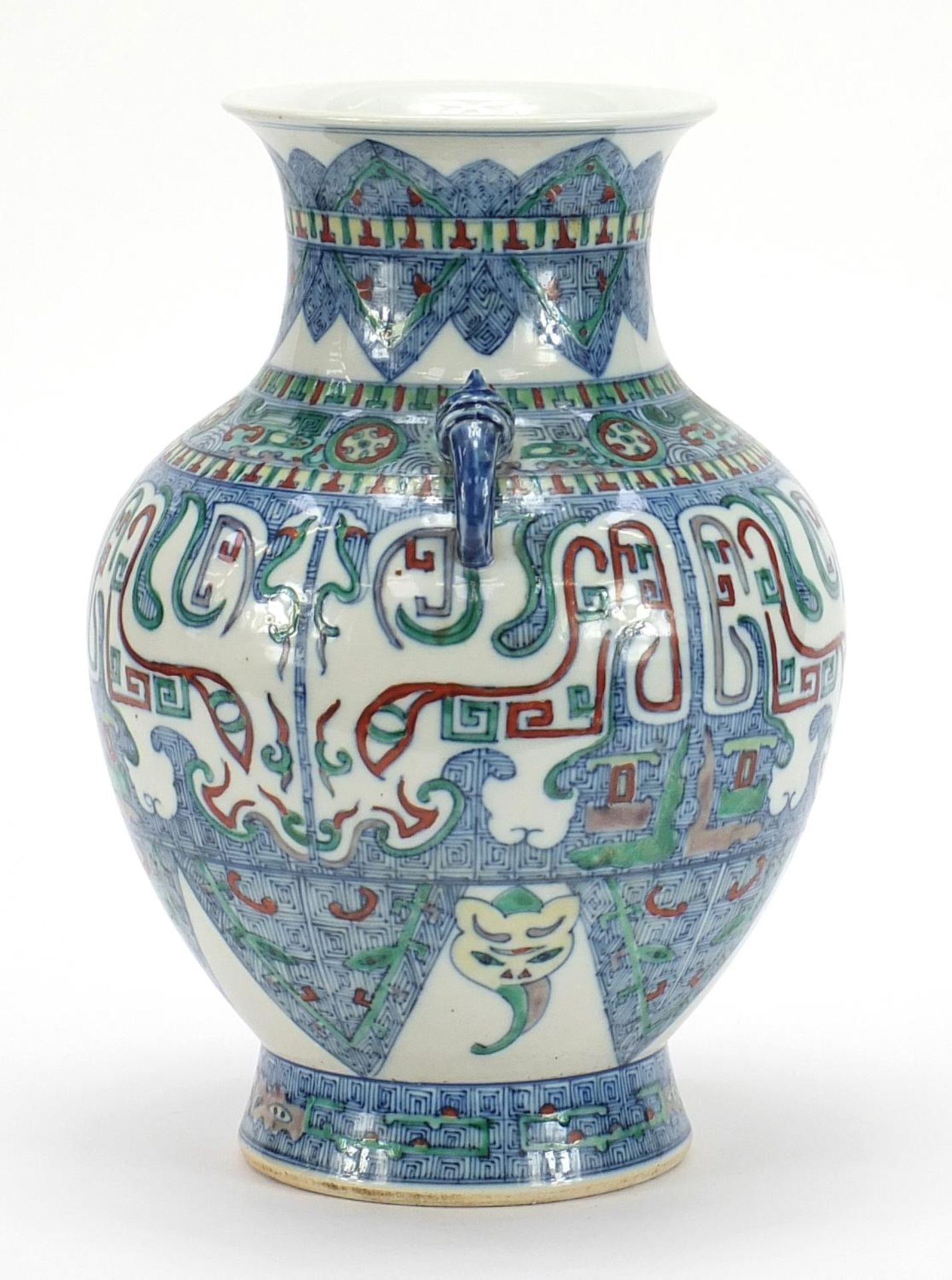 Chinese doucai porcelain vase with handles, hand painted with mythical faces and heads, six figure - Bild 4 aus 10