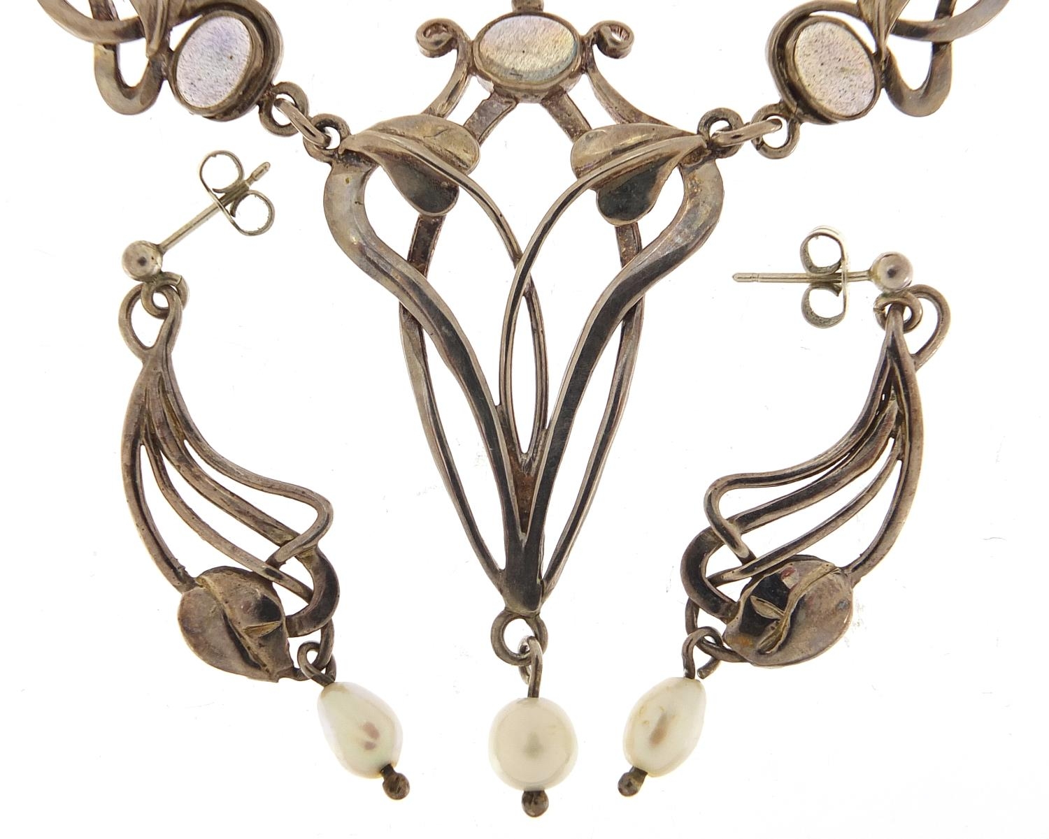 Art Nouveau silver and opalescent necklace with matching earrings, the necklace 38cm in length, - Image 3 of 6