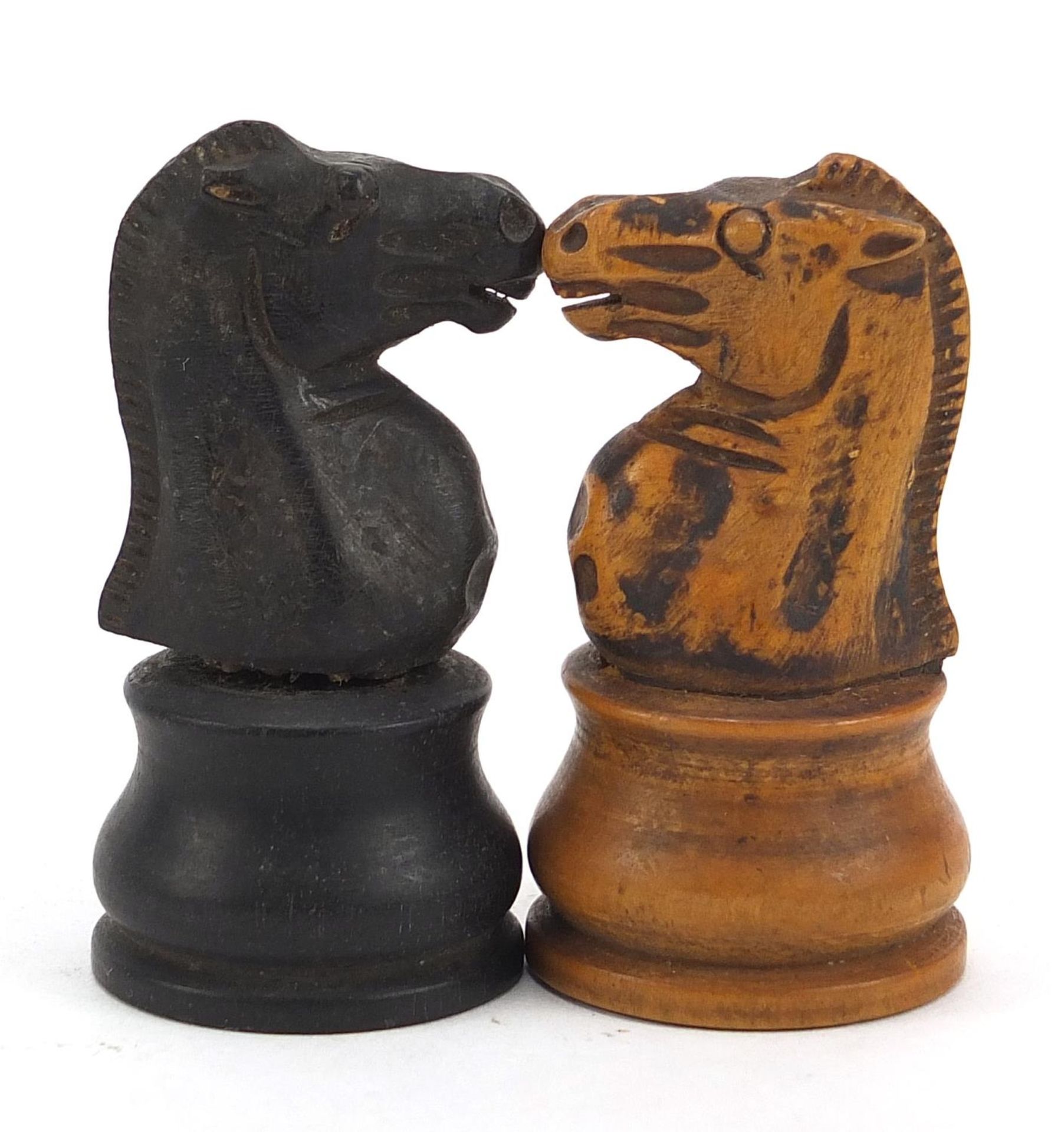 Antique boxwood and ebony chess set, the largest pieces each 9cm high :For Further Condition Reports - Image 4 of 6