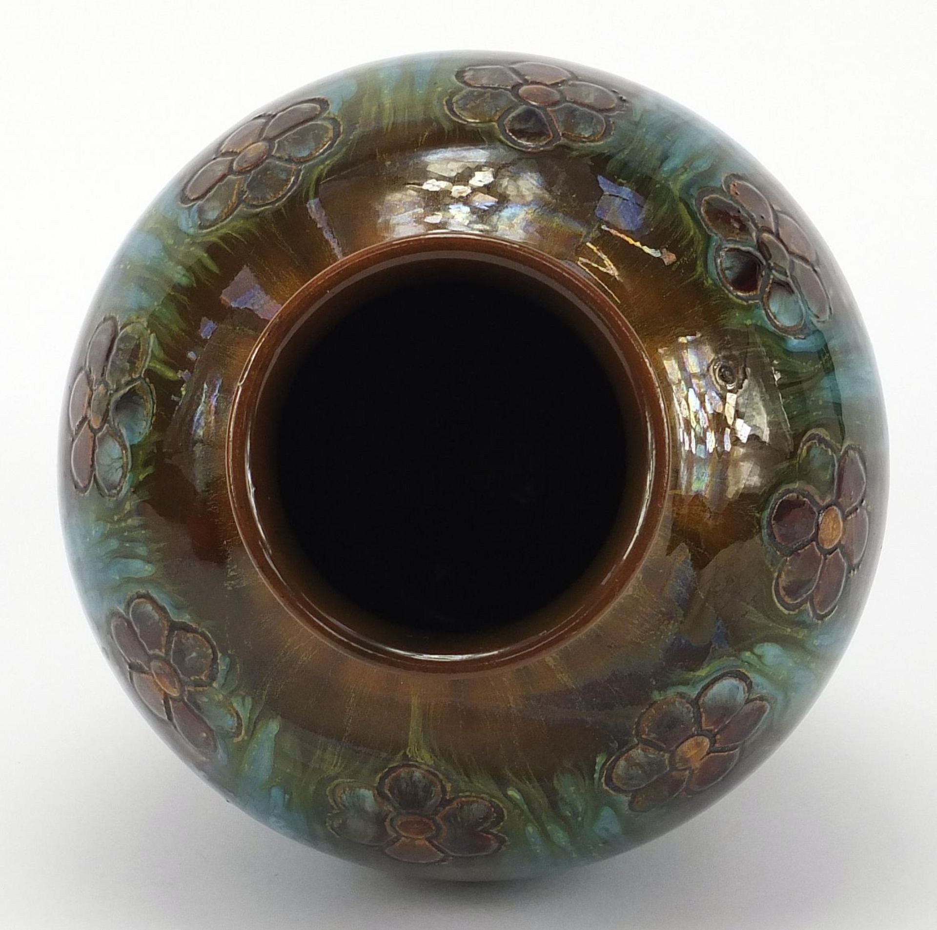 Christopher Dresser for Linthorpe Pottery, Arts & Crafts vase having a mottled glaze incised with - Bild 3 aus 5
