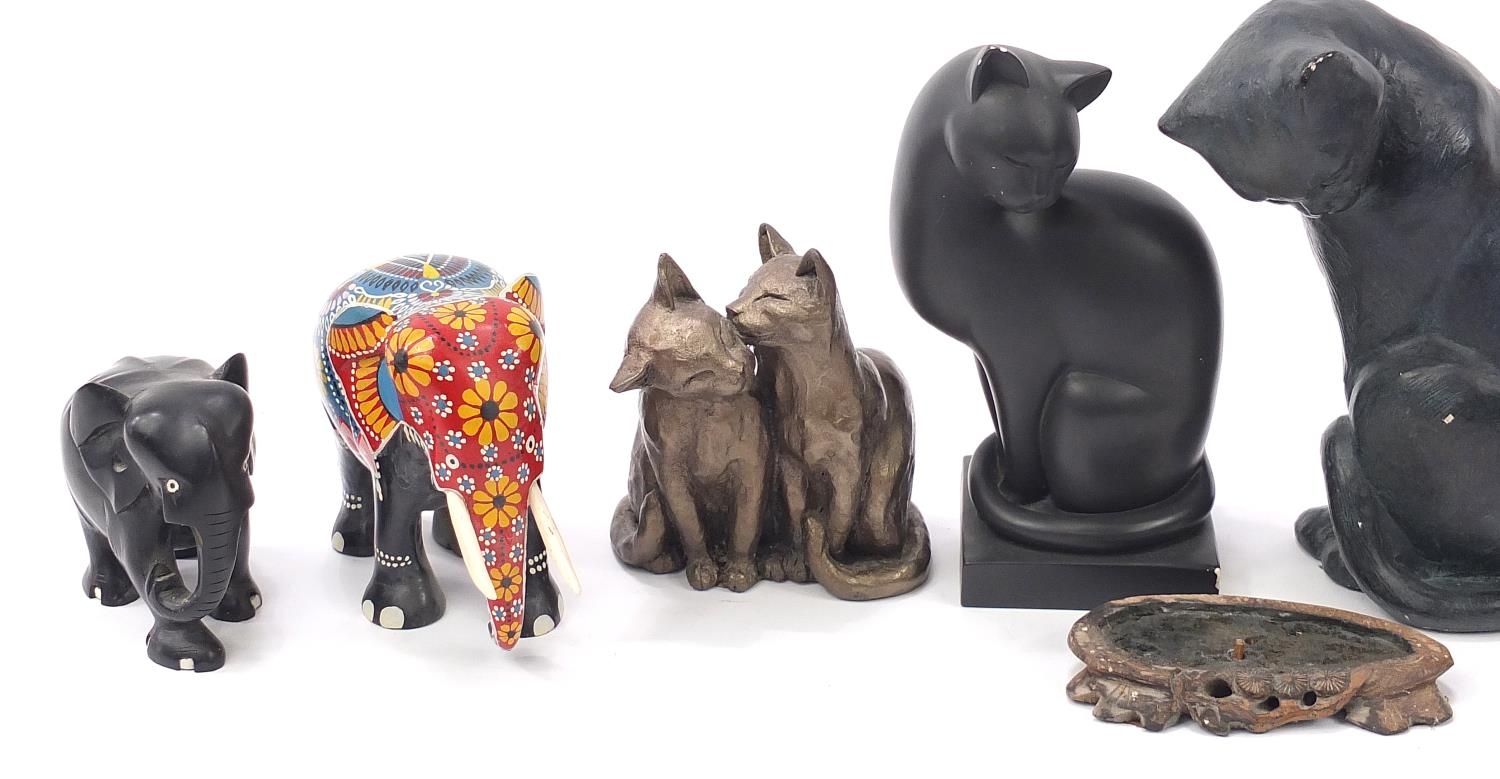 Animal sculptures including a carved wood horse head, carved ebony elephant, bronzed cat and Chinese - Image 2 of 7