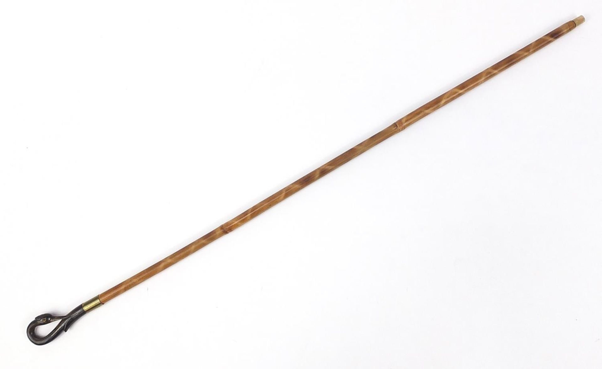 Bamboo sword stick with horn handle carved in the form of a swan's head, 86.5cm in length :For - Image 7 of 11