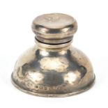 M Emmanuel, Edward VII silver inkwell with hinged lid, Birmingham 1910, 6.5cm in diameter, 168.2g :