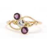 George V 9ct gold diamond and amethyst ring, the diamond approximately 4mm in diameter, hallmarked