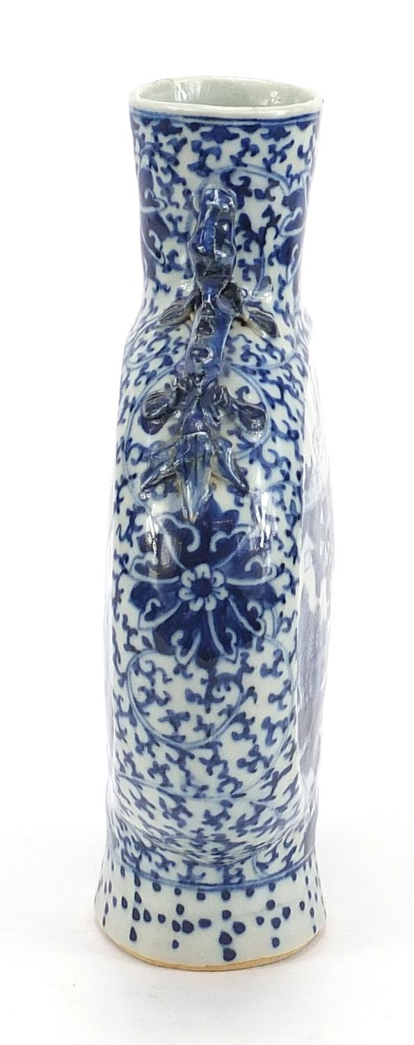 Chinese blue and white porcelain moon flask with handles, hand painted with figures, boats and - Image 5 of 8