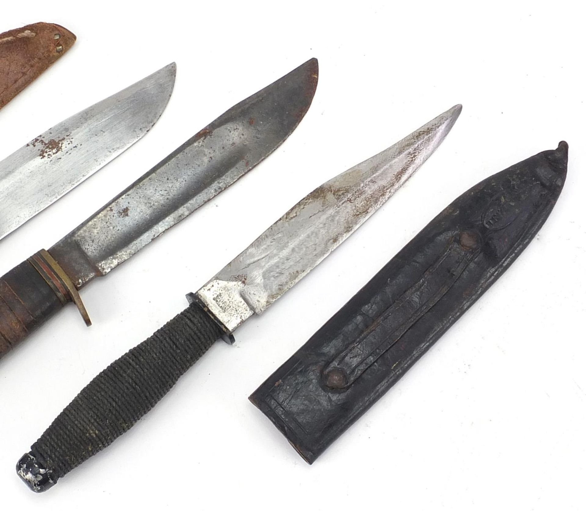 Three military interest hunting/combat knives including two with leather sheaths, the largest 27cm - Image 6 of 7