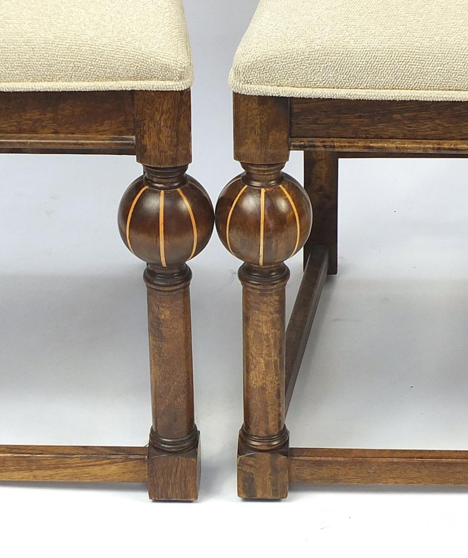 Parquetry Inlaid hardwood dining suite comprising a sideboard, dining table with bulbous legs and - Bild 14 aus 20