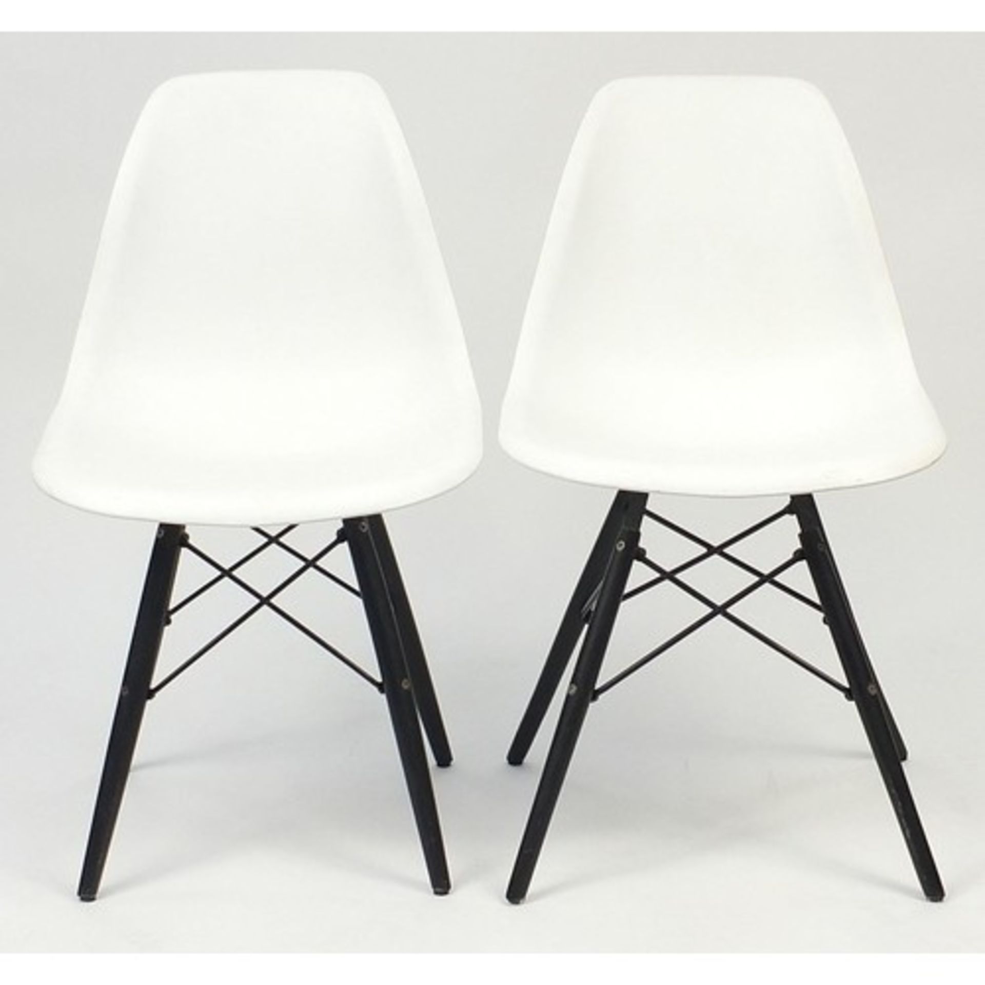 Early Arkana tulip table and five modern Eames design Eiffel Tower chairs, the table 73cm high x 12 - Image 12 of 12
