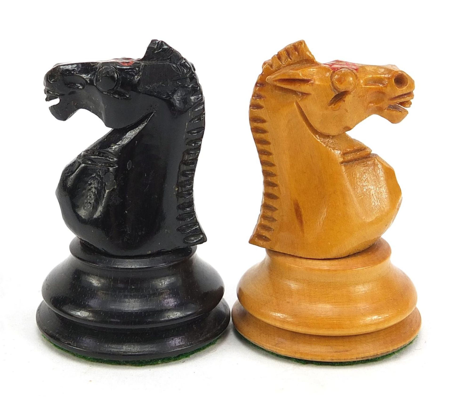 Good boxwood and ebony Staunton pattern chess set, possibly Jaques, the largest pieces each 7.5cm - Image 5 of 6