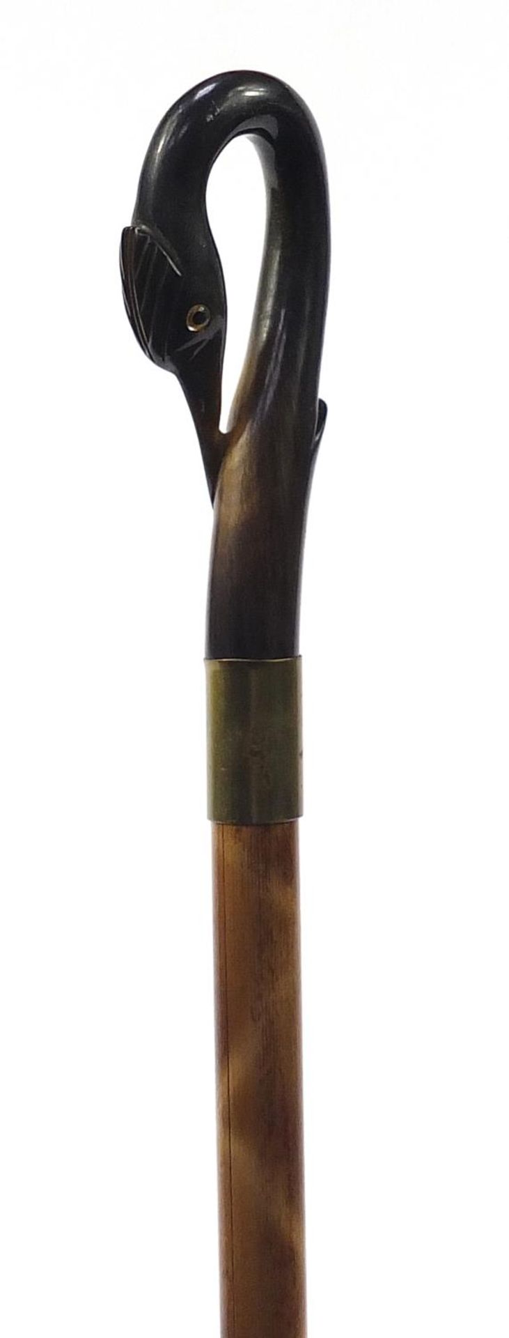 Bamboo sword stick with horn handle carved in the form of a swan's head, 86.5cm in length :For - Image 9 of 11