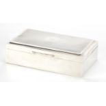 Alexander Clark & Co Ltd, Elizabeth II silver cigar box, the hinged lid with engine turned