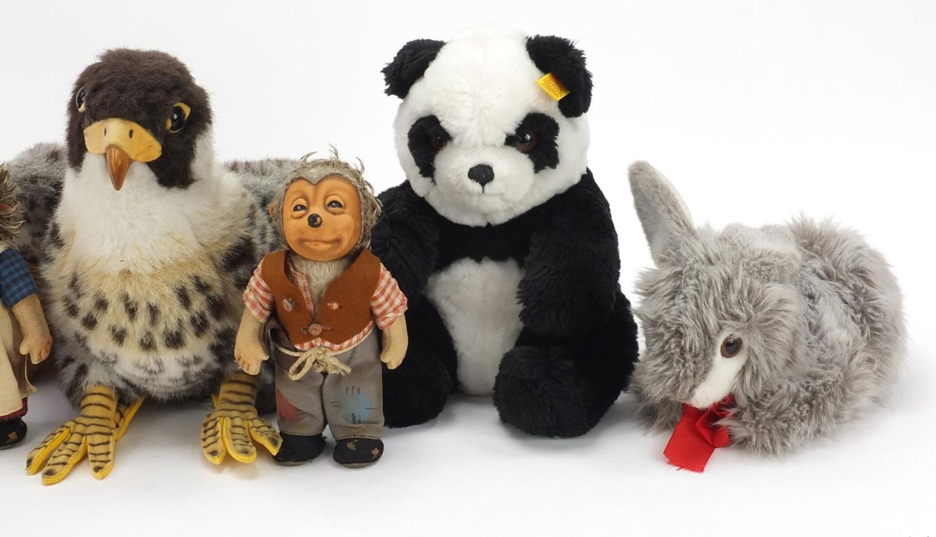 Vintage and later Steiff bears and animals including Micki the Hedgehog and Panda, the largest - Image 3 of 7