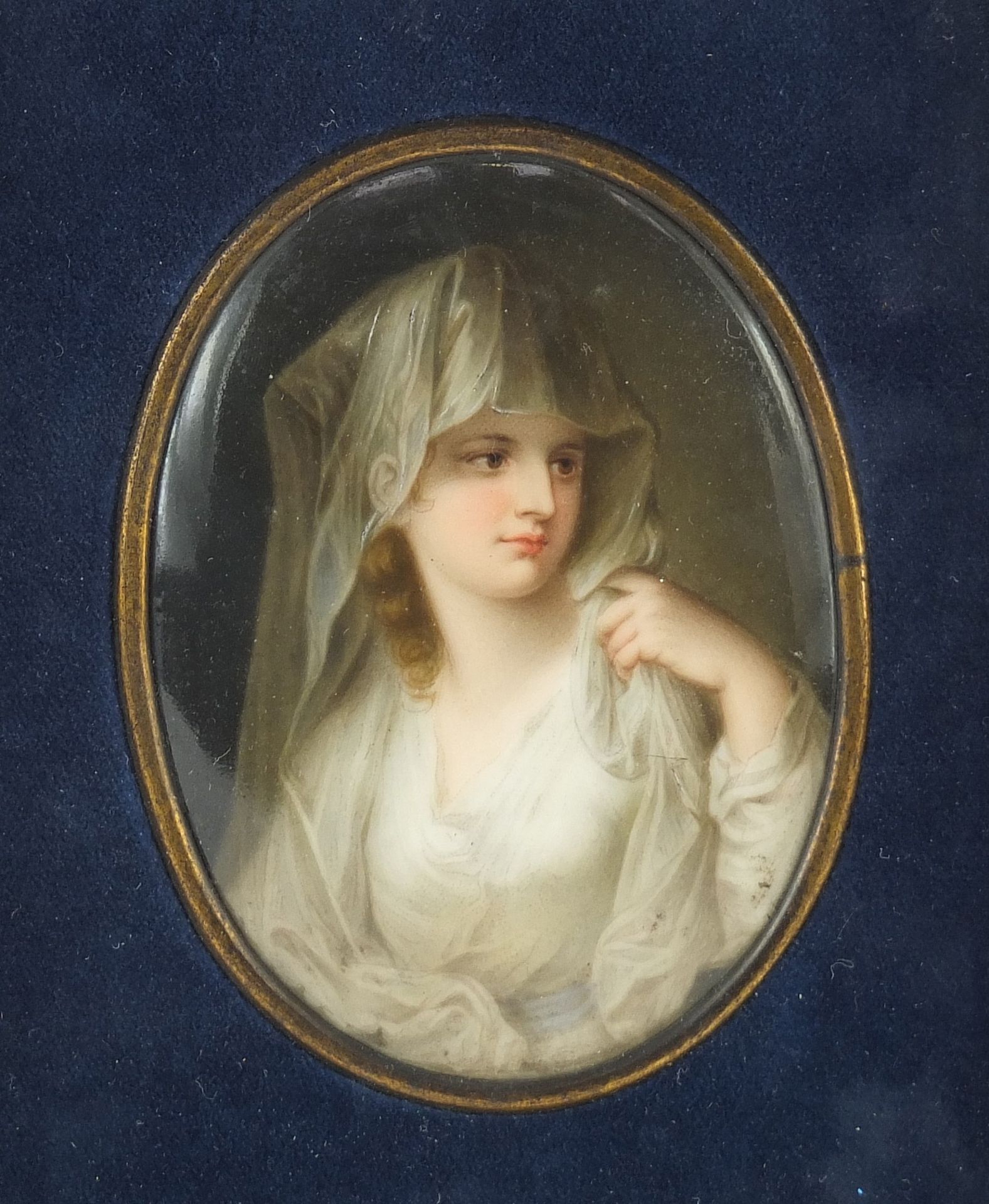 19th century naval interest oval porcelain plaque hand painted with a portrait of Lady Hamilton, - Bild 2 aus 4