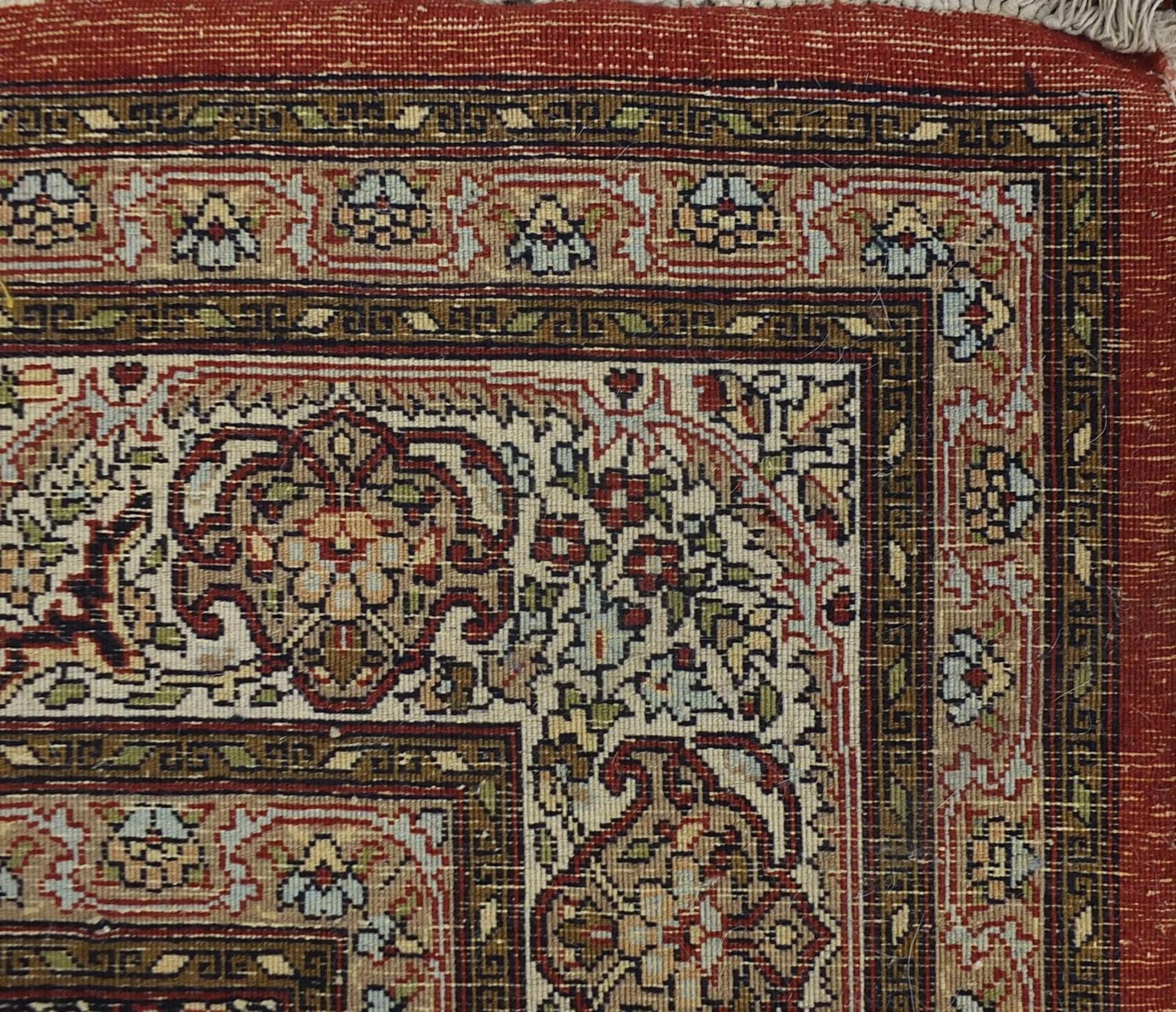 Rectangular Persian rug having an all over floral design with traditional medallion, 224cm x - Bild 4 aus 4