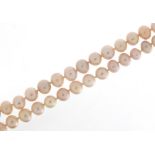 Freshwater pearl necklace, 120cm in length, each pearl approximately 7mm in diameter, 87.0g :For