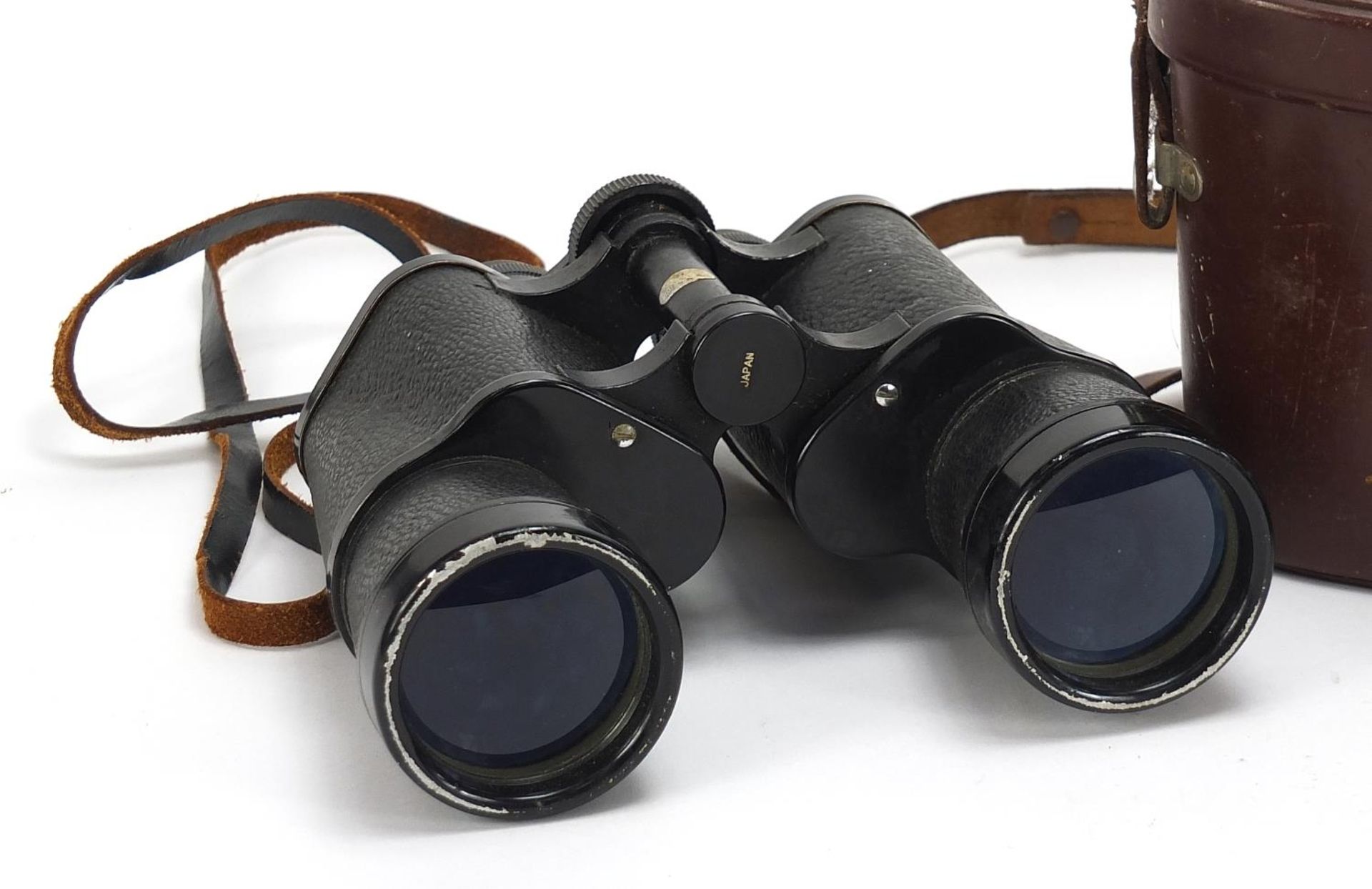 Two pairs of vintage binoculars comprising Clear View 16 x 50 and Regent 8 x 30 with case :For - Image 2 of 9