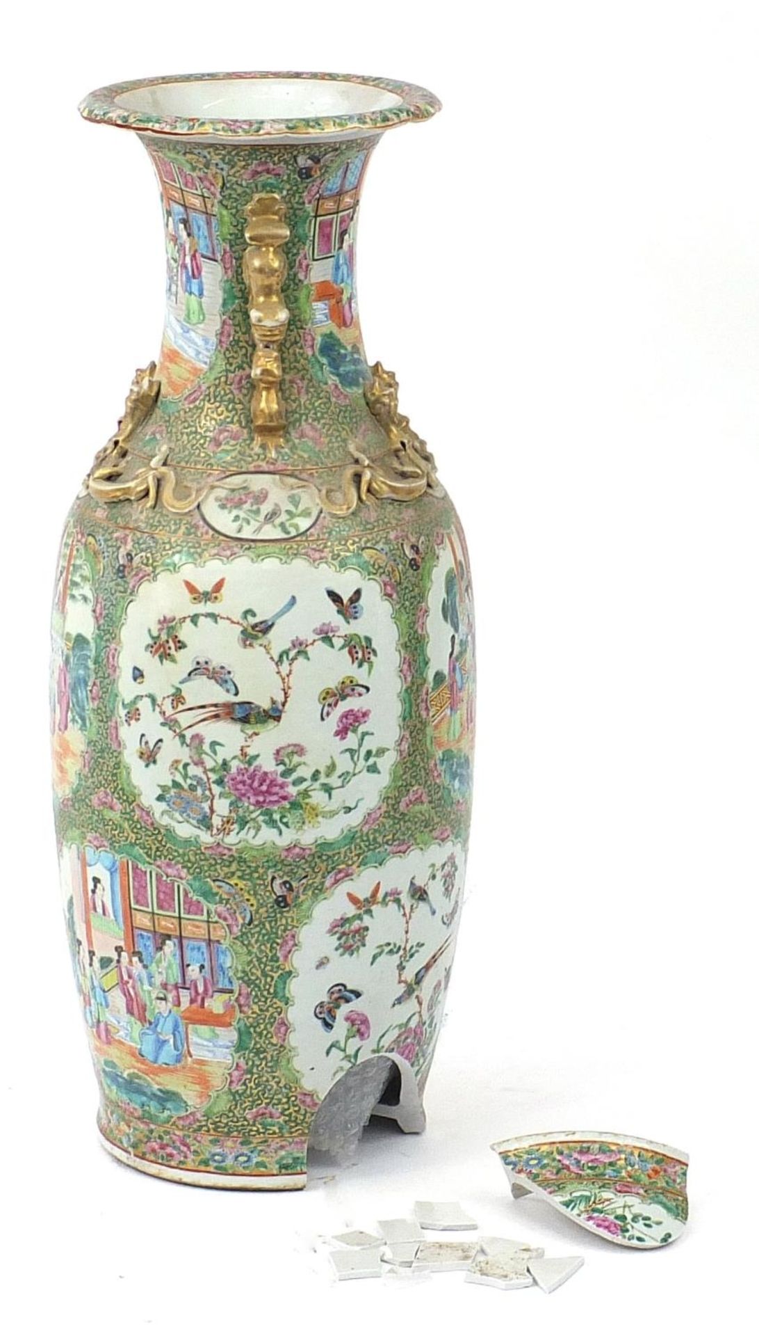 Large Chinese Canton porcelain vase with twin handles finely hand painted in the famille rose - Bild 4 aus 10