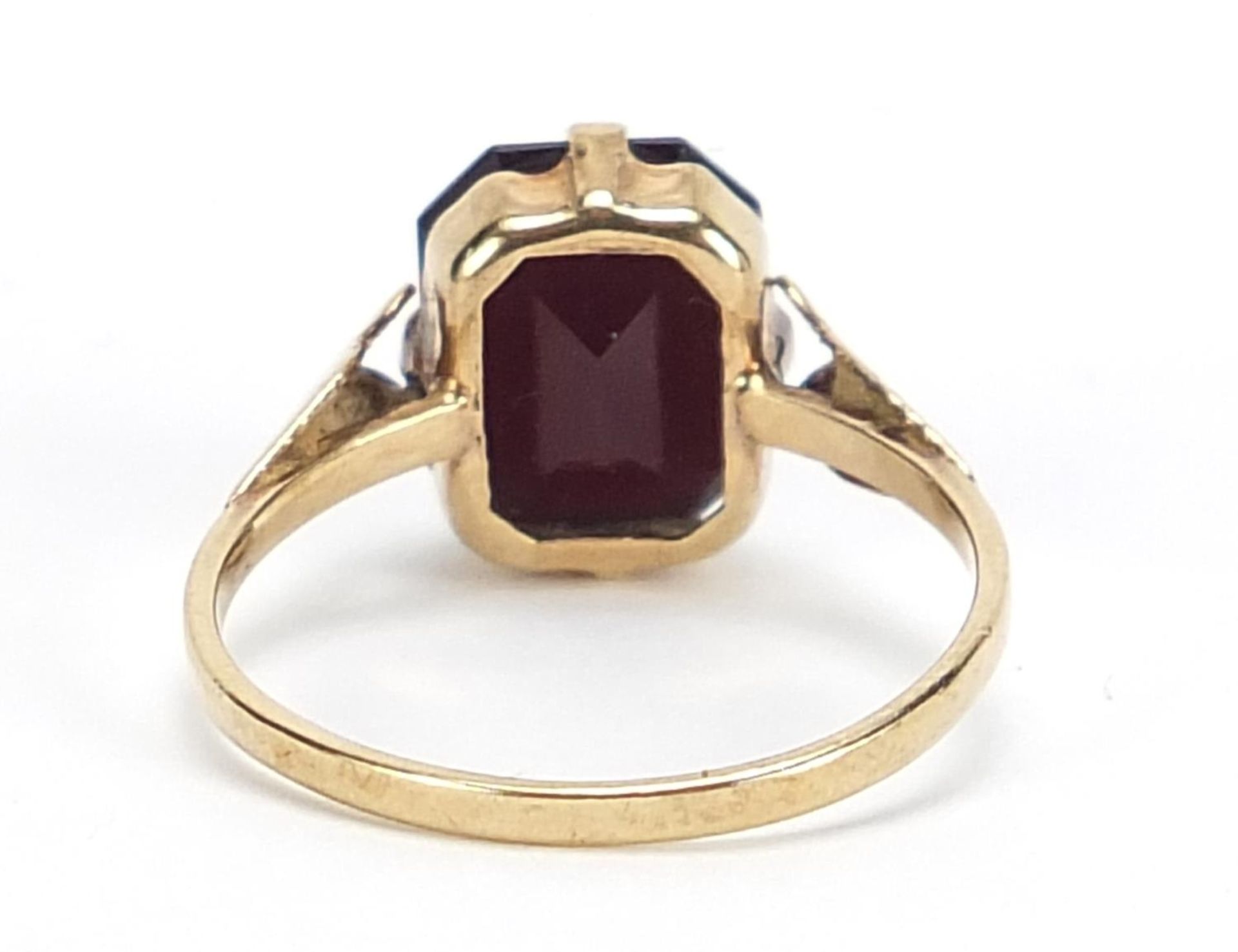 9ct gold garnet ring, size L, 1.7g :For Further Condition Reports Please Visit Our Website, - Image 3 of 5