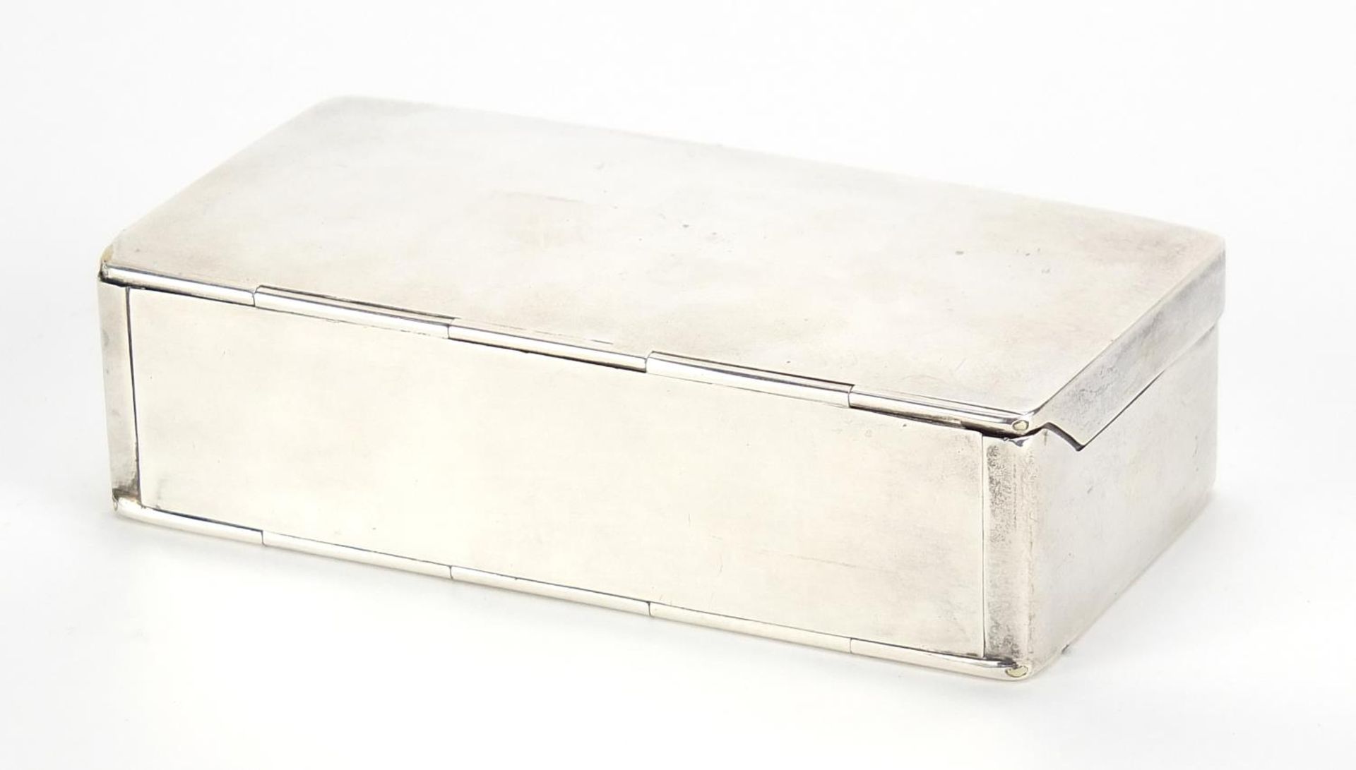 Andrew Barrett & Sons, Edward VII silver sandwich box, Chester 1902, 3cm high x 11.5cm W x 5.5cm - Image 4 of 5