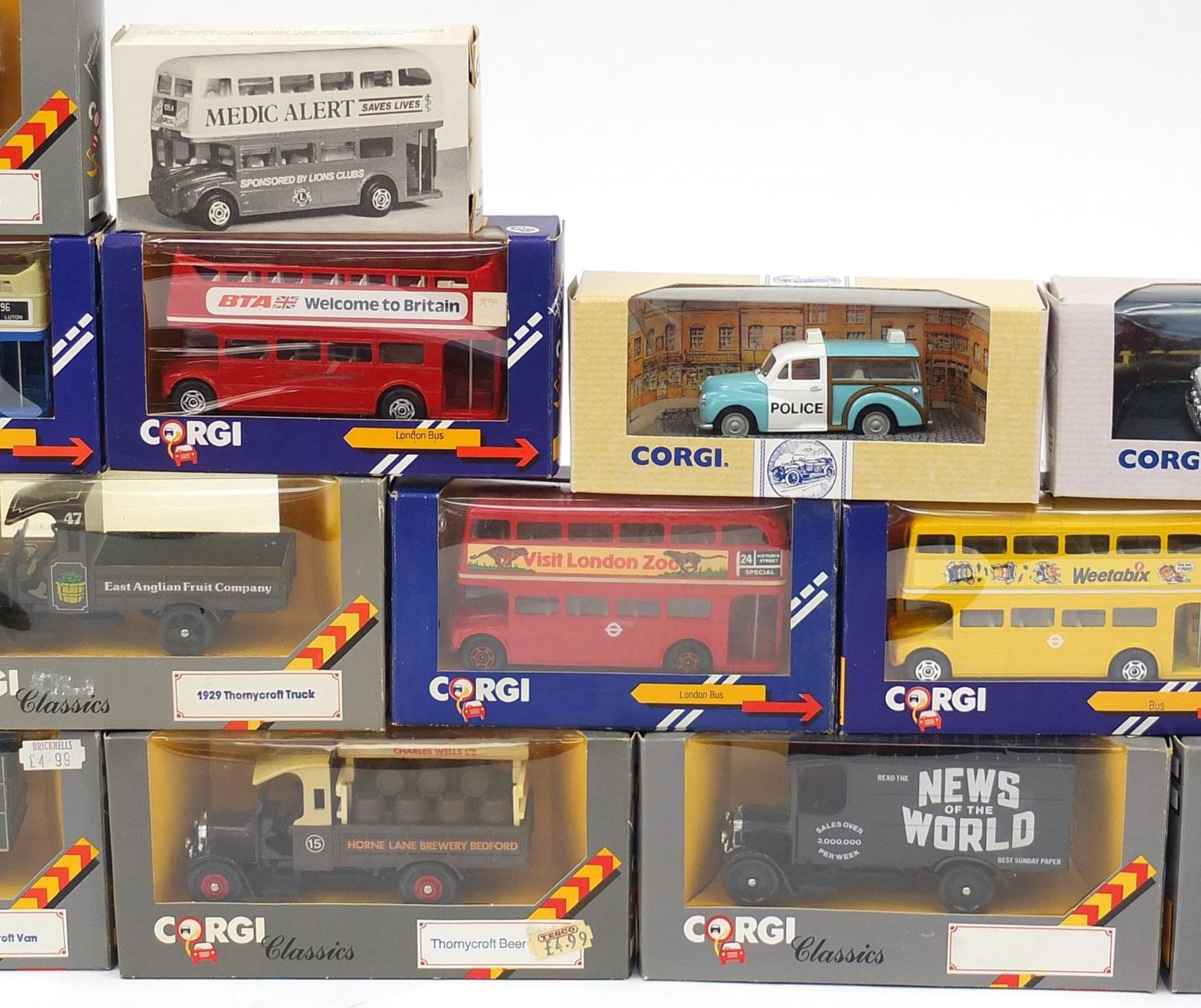 Collection of Corgi die cast model vehicles with boxes, including four model T vans :For Further - Bild 4 aus 6