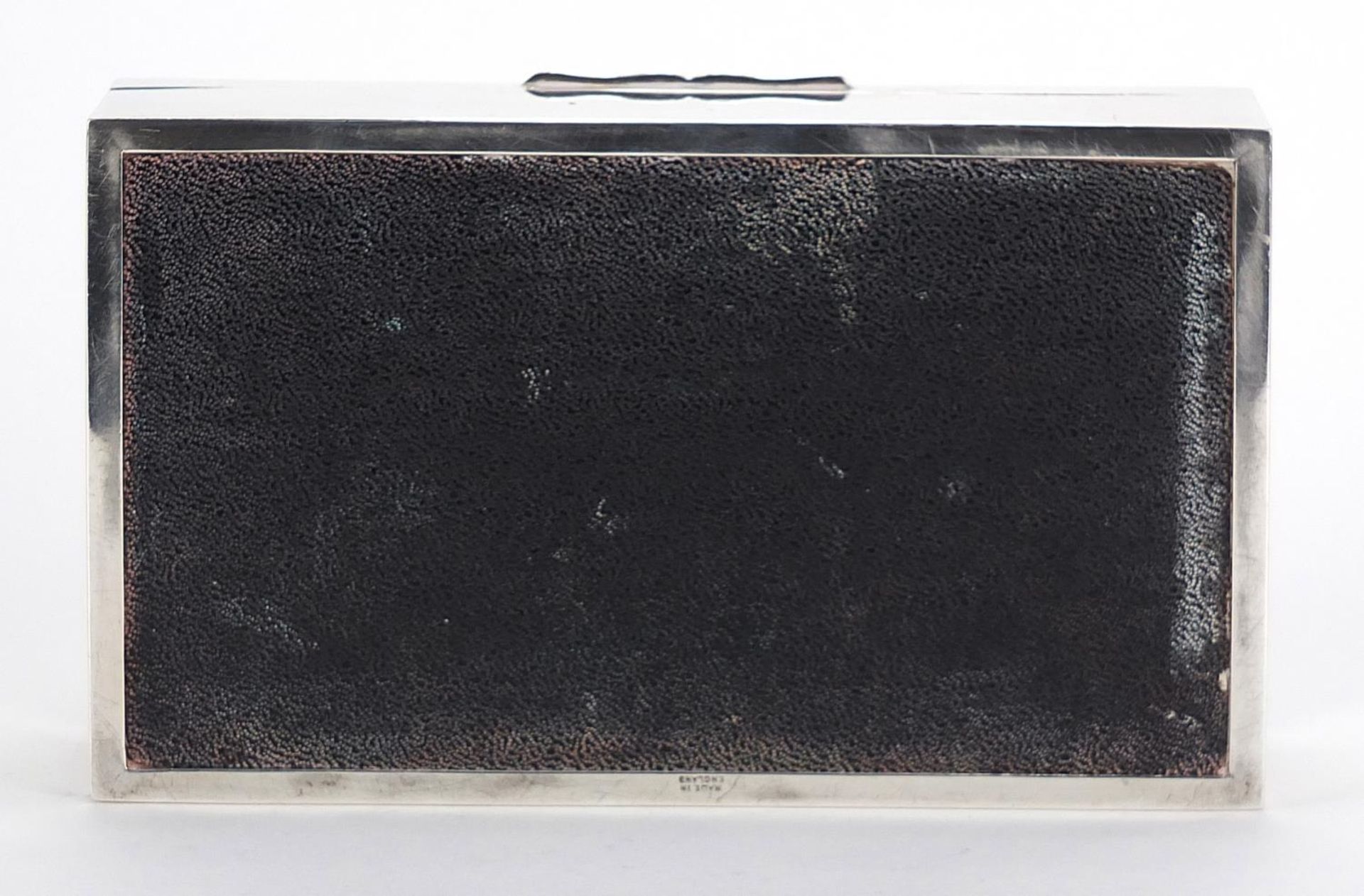 Alexander Clark & Co Ltd, Elizabeth II silver cigar box, the hinged lid with engine turned - Bild 5 aus 5
