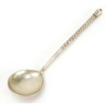 Russian silver niello work spoon, the bowl engraved with a cathedral, 15.5cm in length, 41.5g :For