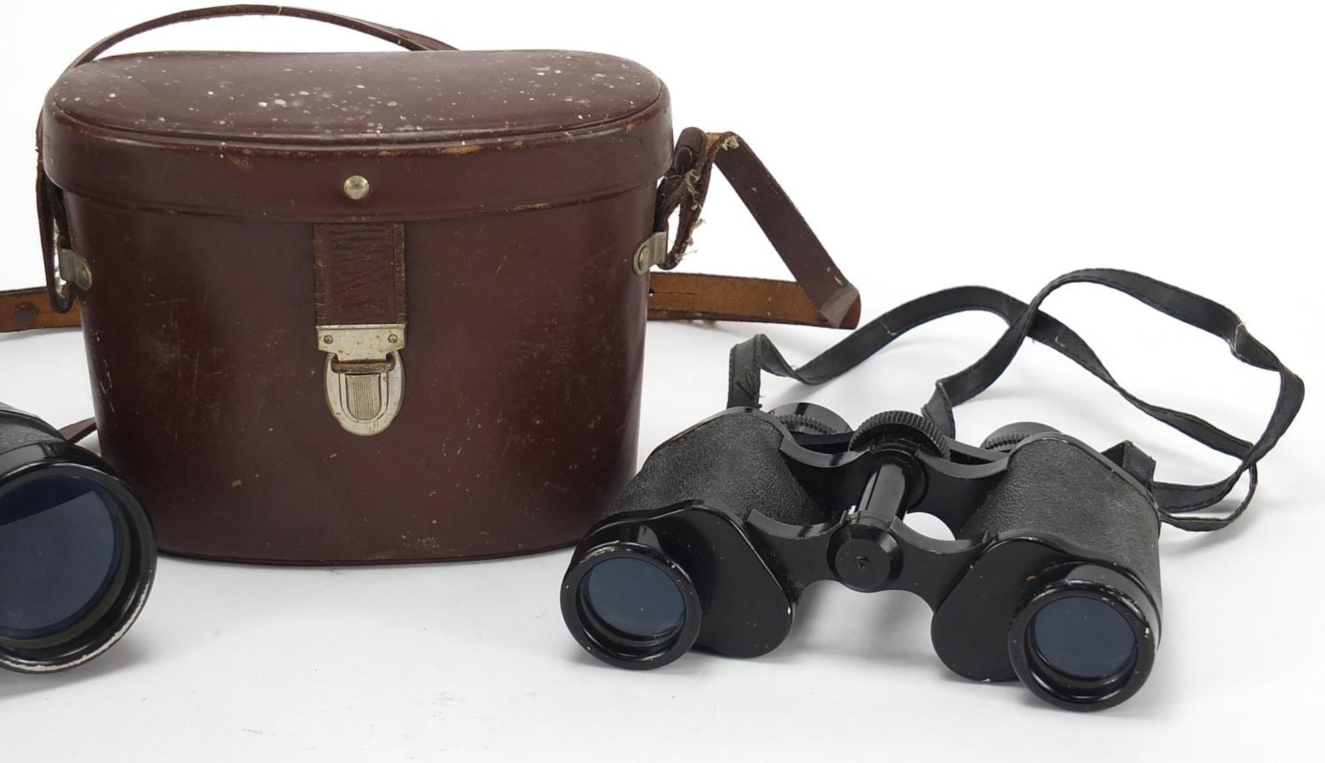 Two pairs of vintage binoculars comprising Clear View 16 x 50 and Regent 8 x 30 with case :For - Image 3 of 9