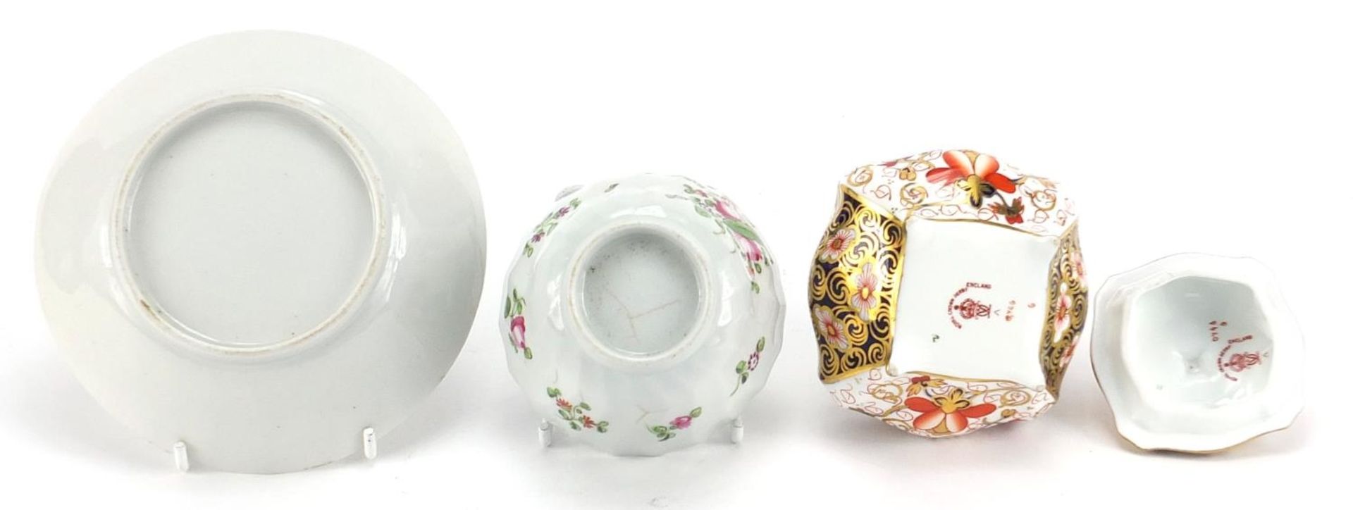 18th century porcelain tea bowl with saucer and a Royal Crown Derby Old Imari pattern trinket box - Bild 4 aus 5