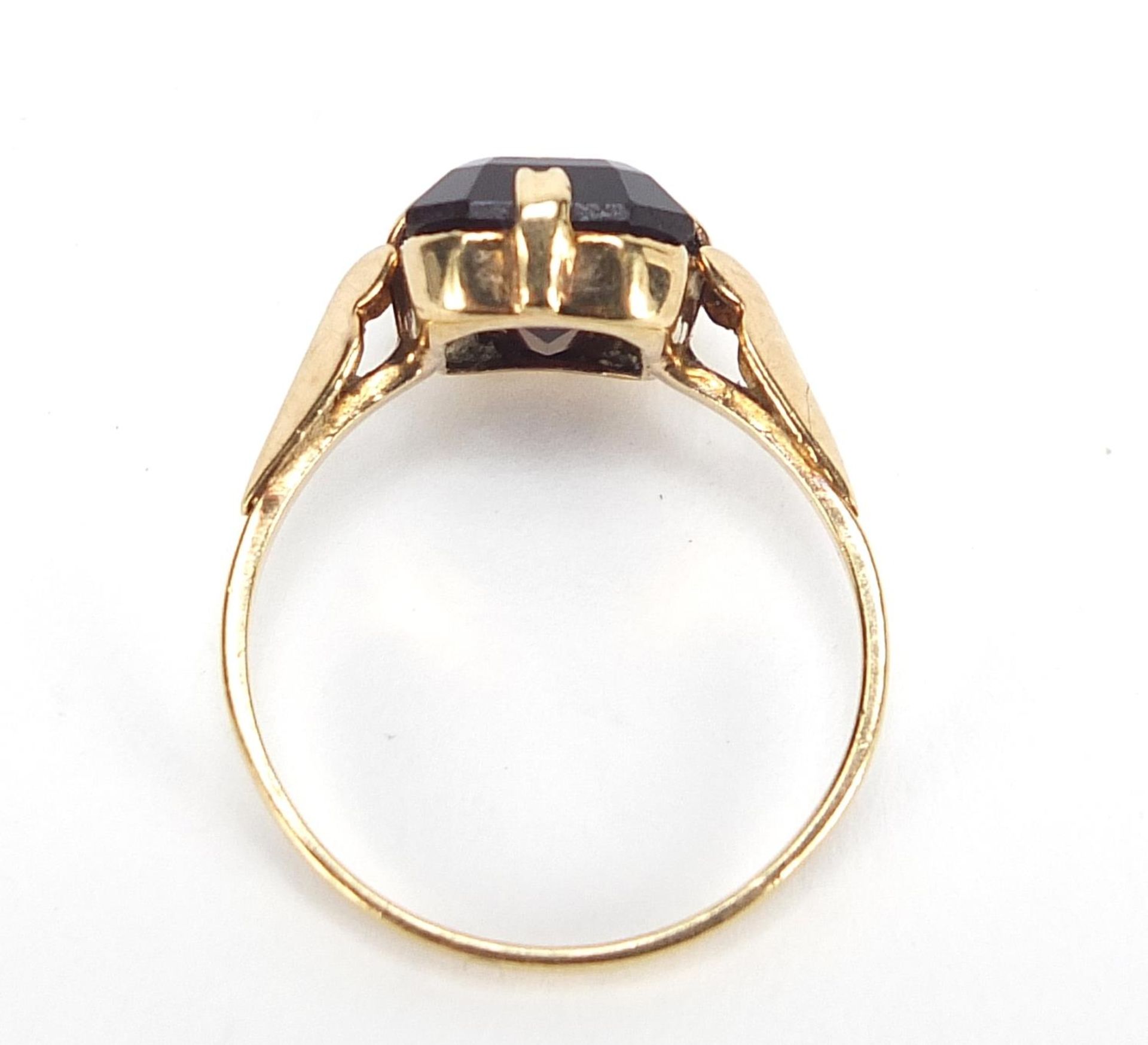 9ct gold garnet ring, size L, 1.7g :For Further Condition Reports Please Visit Our Website, - Image 5 of 5