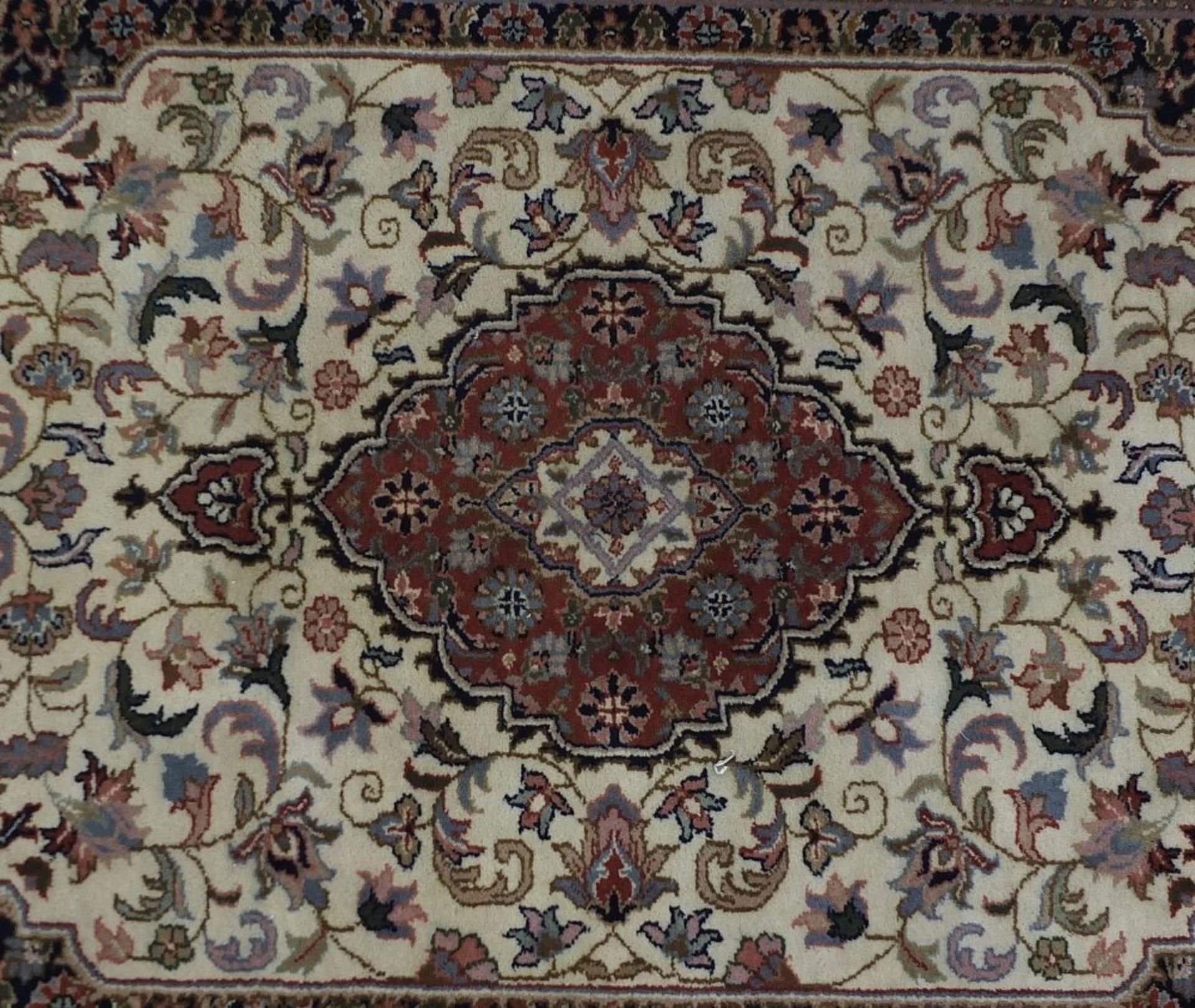 Rectangular Persian rug having all over floral design and central medallion, 183cm x 126cm :For - Bild 2 aus 4
