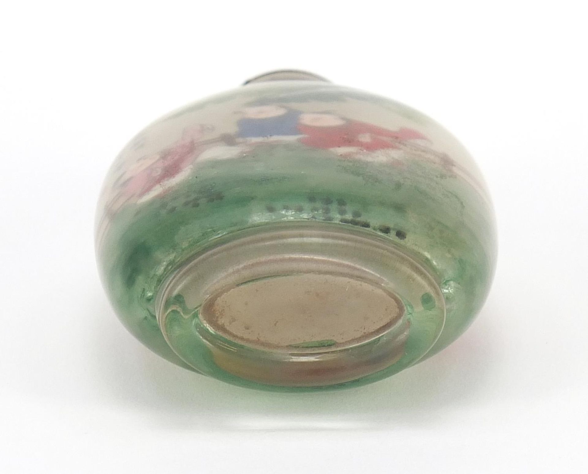 Chinese glass snuff bottle with hardstone stopper, internally hand painted with an Emperor, 9.5cm - Bild 6 aus 7